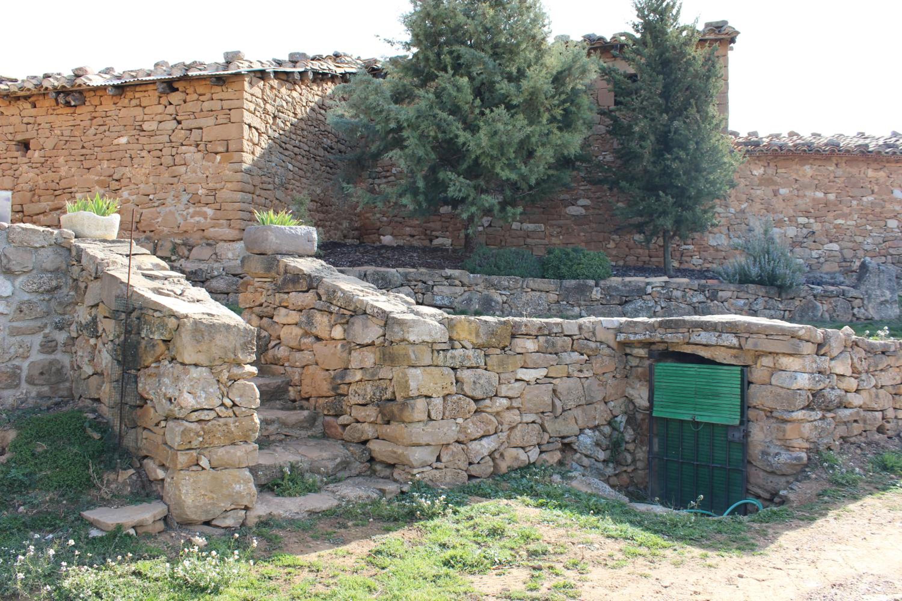 Photo 33