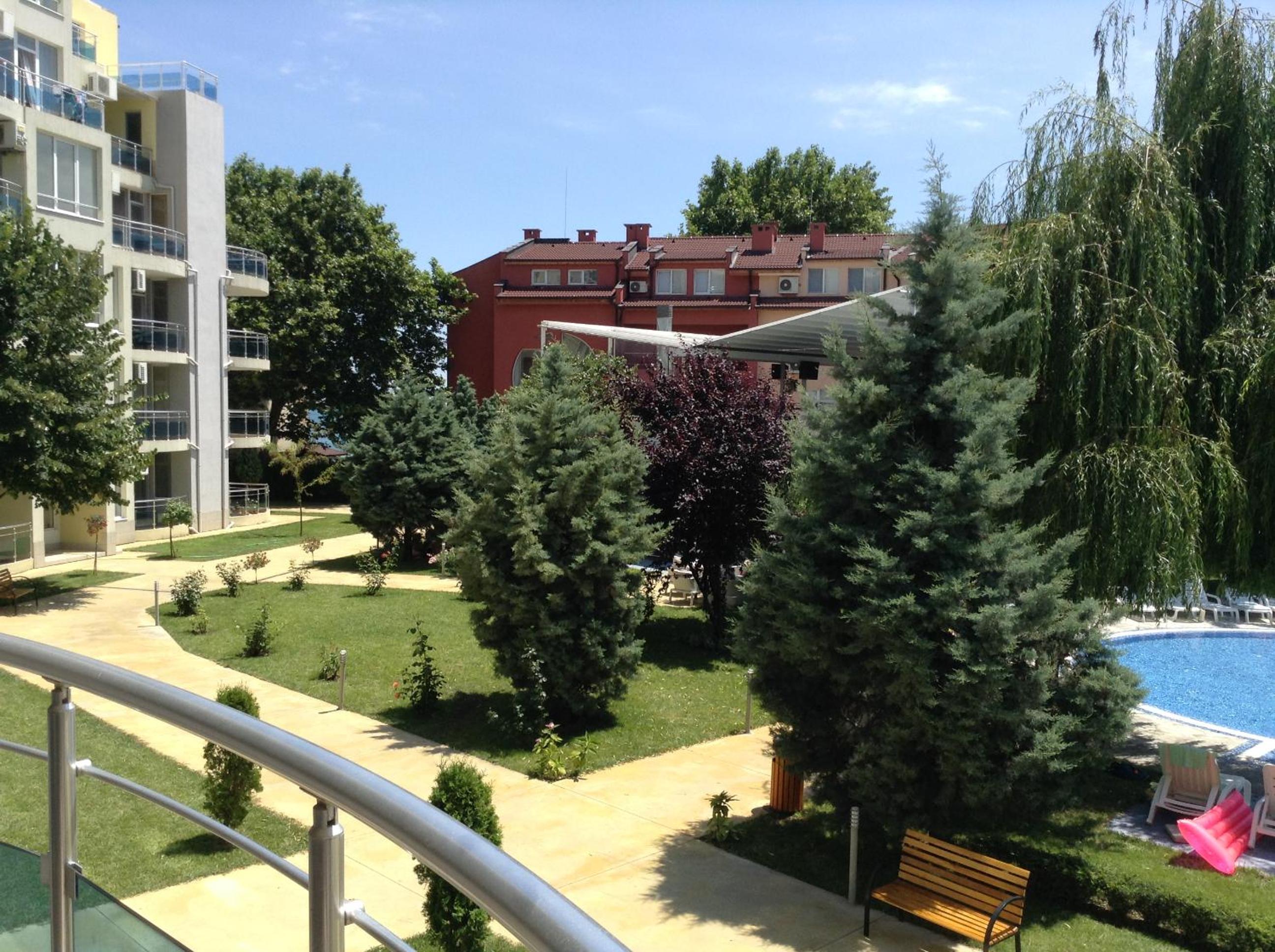 Oasis Suites Apartments and Studios