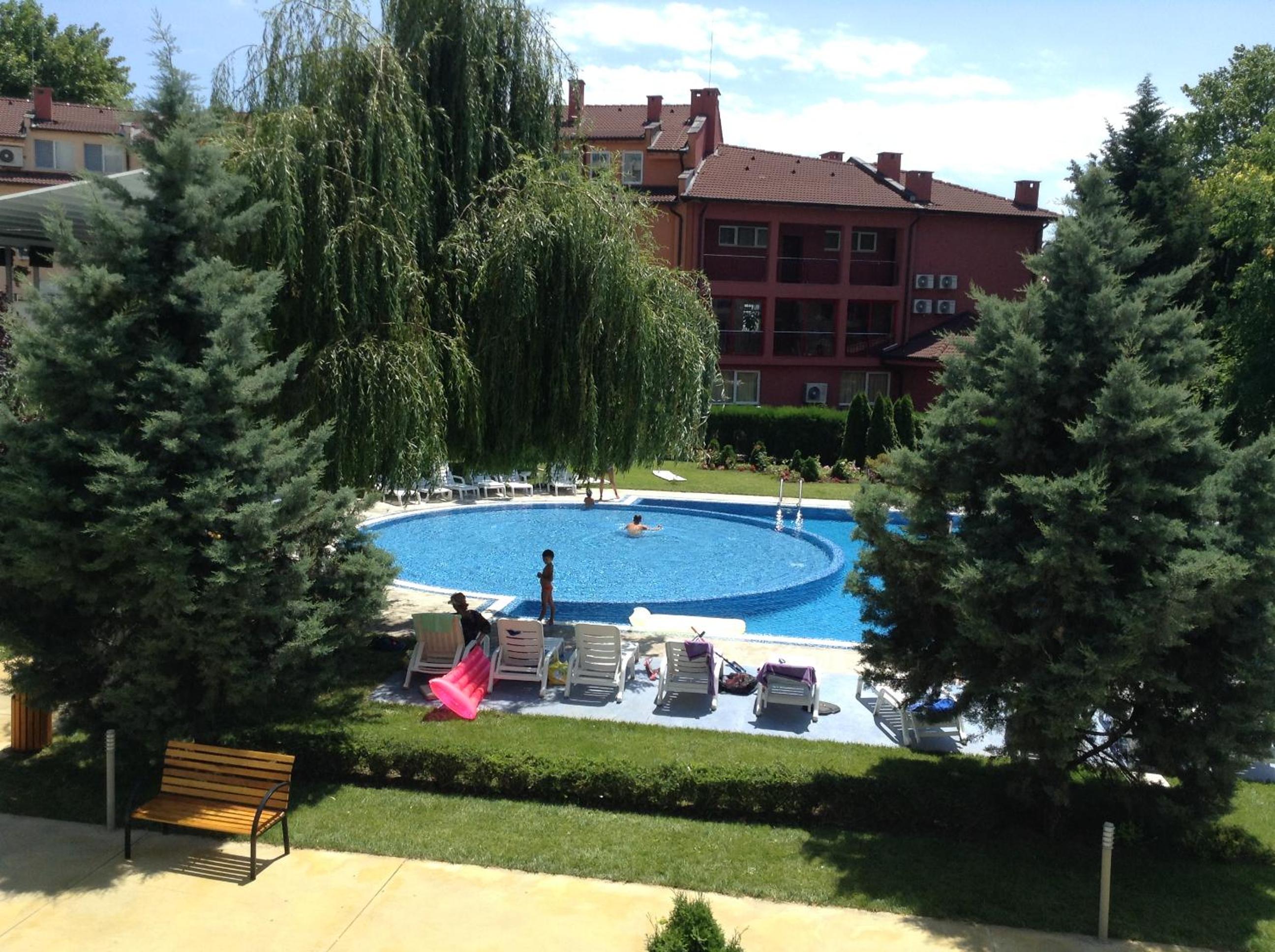 Oasis Suites Apartments and Studios