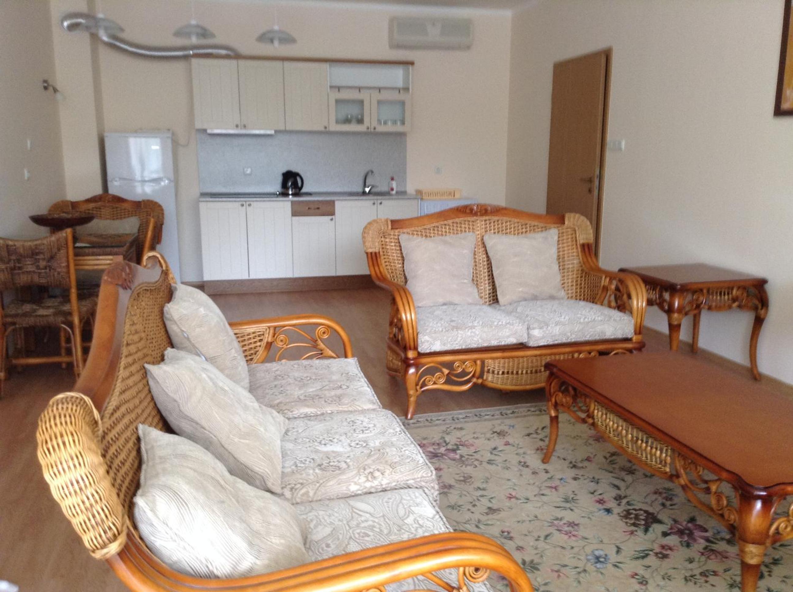 Oasis Suites Apartments and Studios