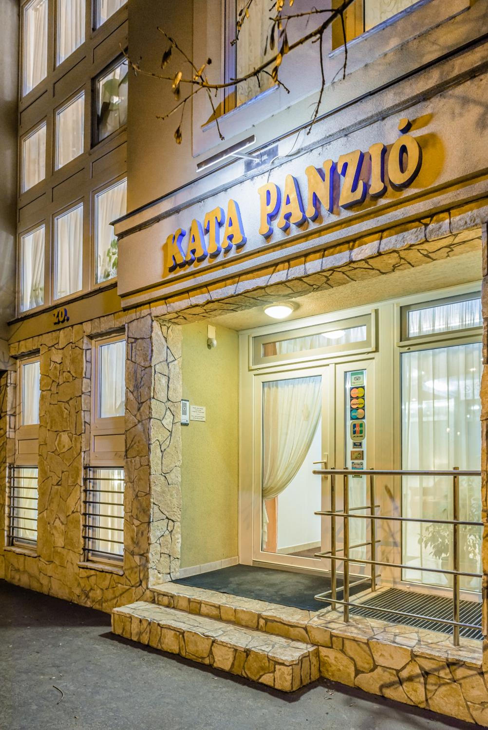 Hotel Kata Panzió - Image 1