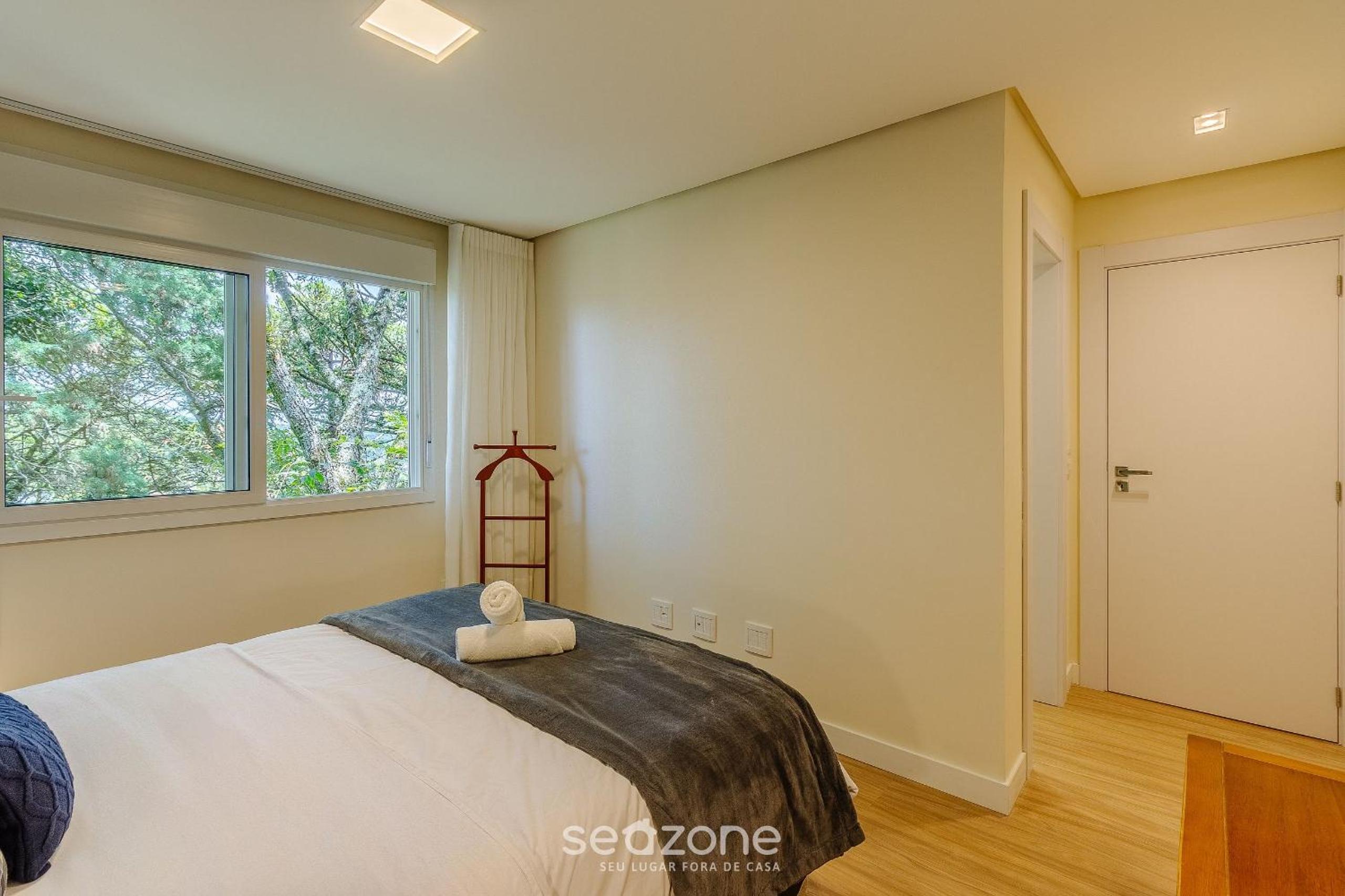 Apartment with 2 Suites and Barbecue. MDE0406