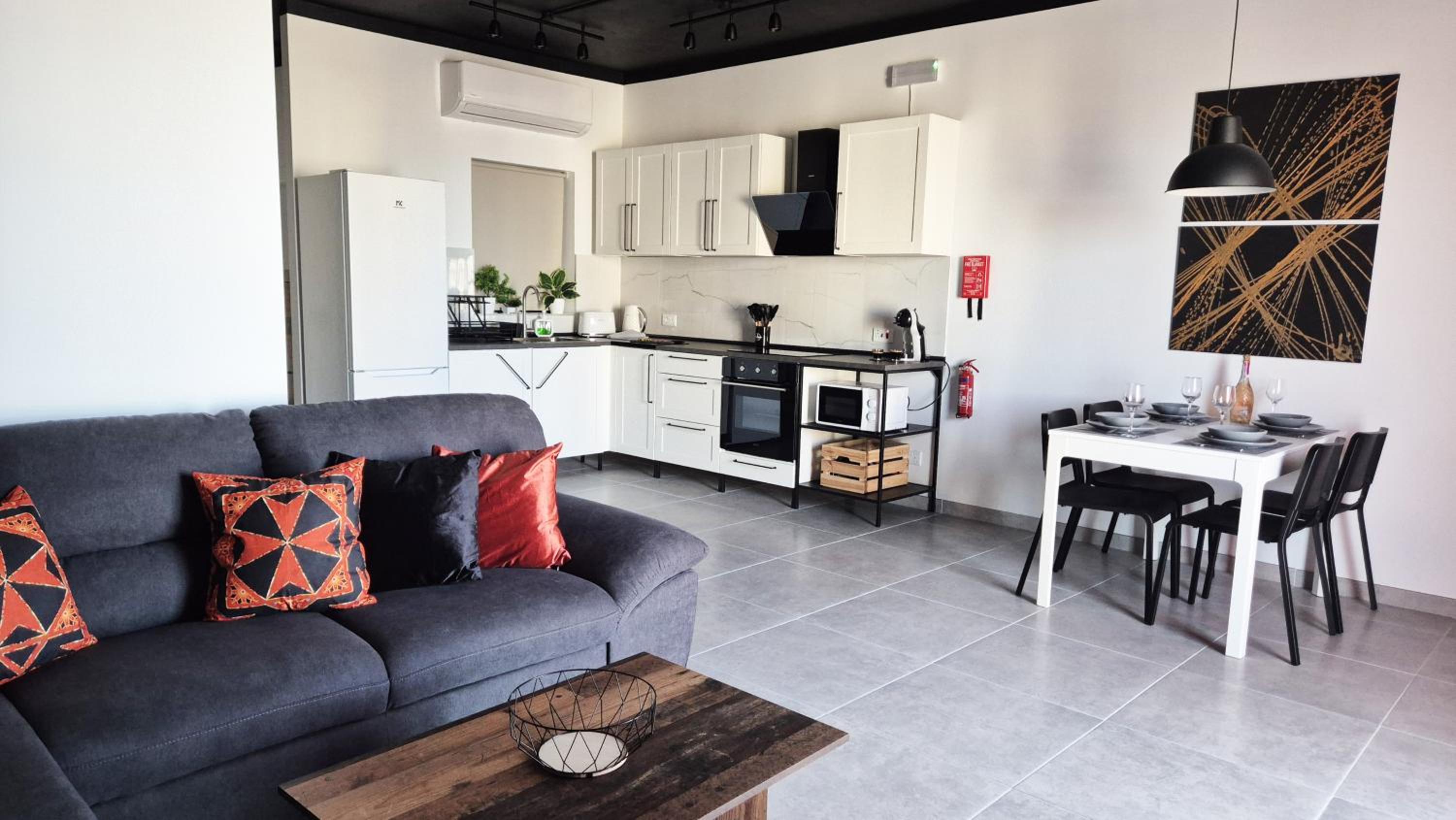 Seascape apartment in Qawra by Homely photo 4