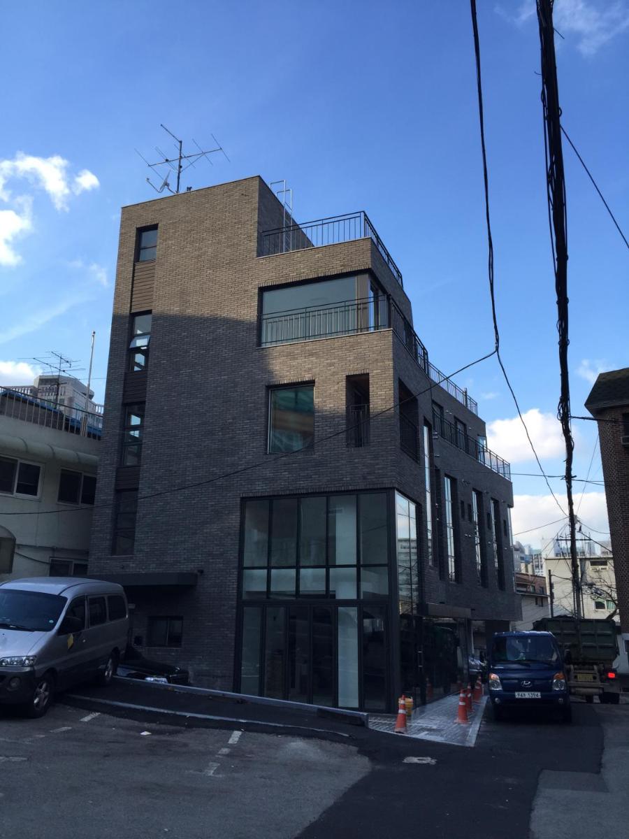 Myeongdong Artmonstay