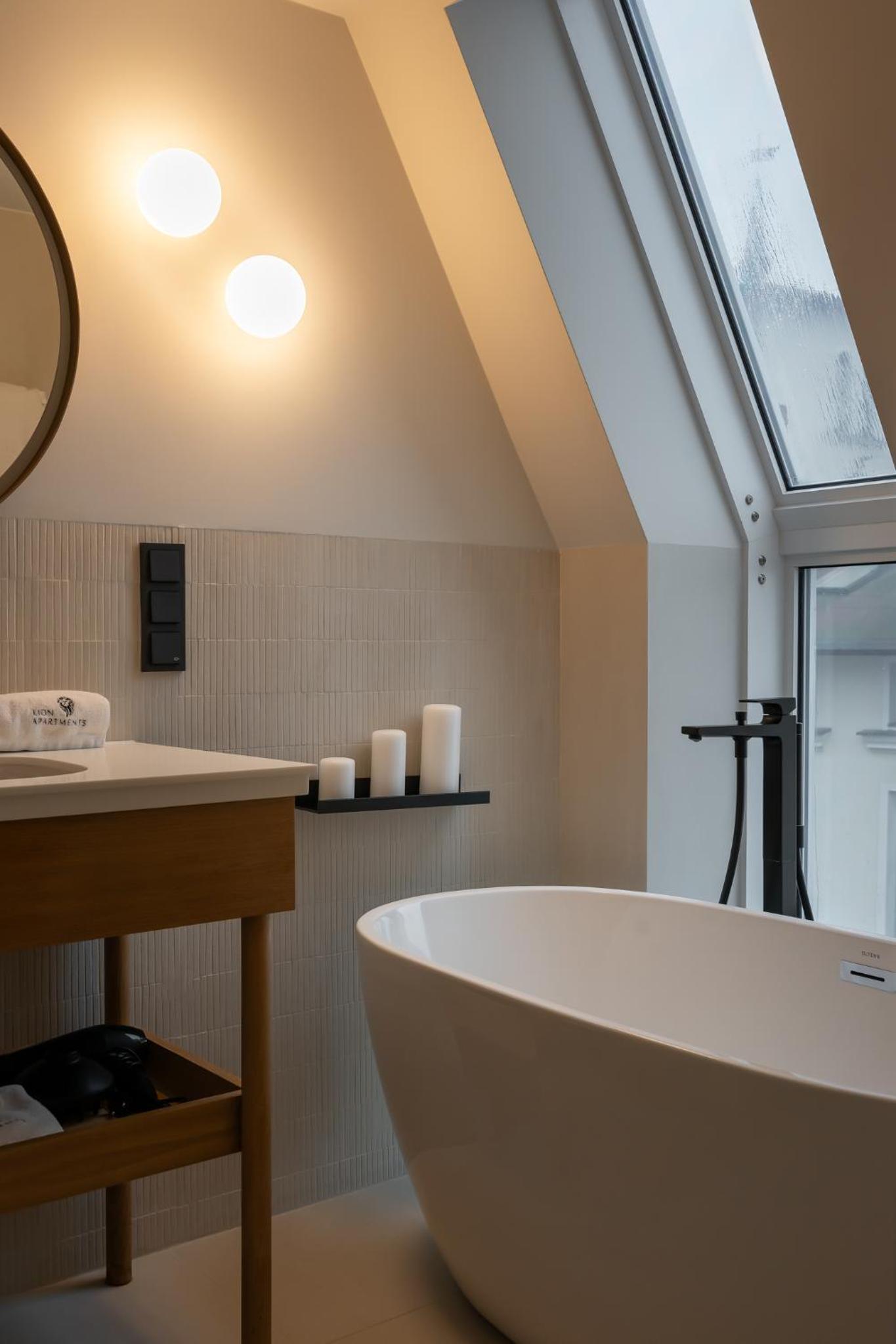 Nowy Sopot Luxury Villa with Jacuzzi & Sky Terrace by Lion Apartments