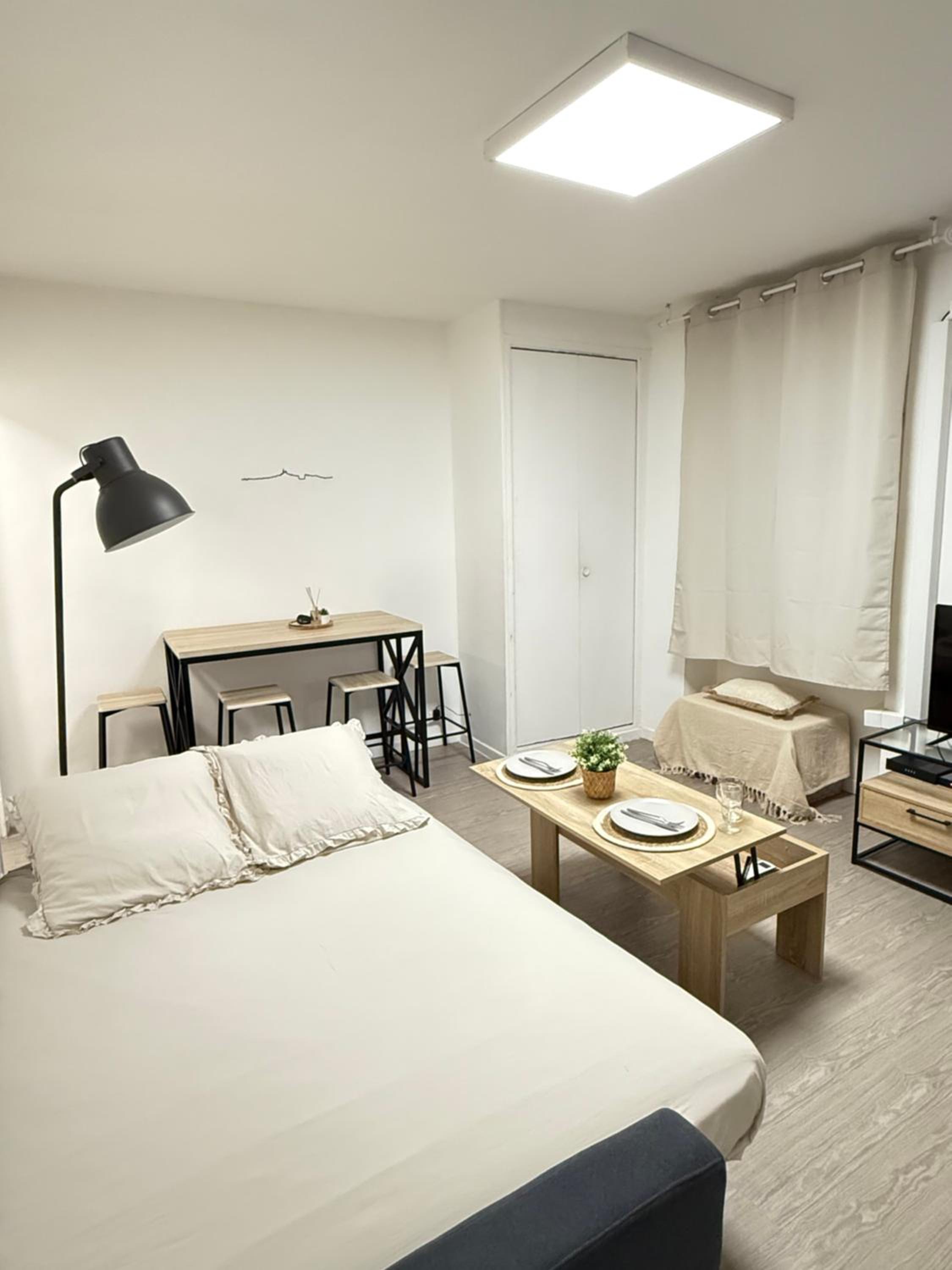 Cocon Marseillais, Centre-Ville, Vieux-Port - Rue Paradis, Rénové, Climatisé, 2pers