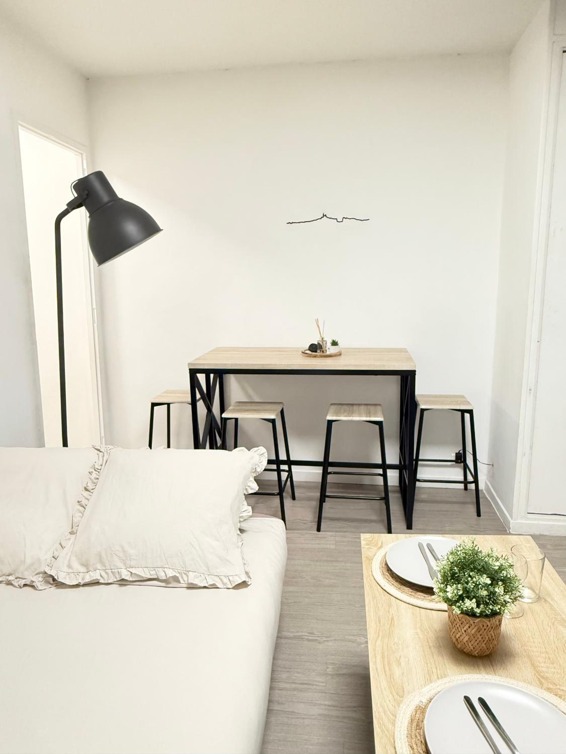 Cocon Marseillais, Centre-Ville, Vieux-Port - Rue Paradis, Rénové, Climatisé, 2pers