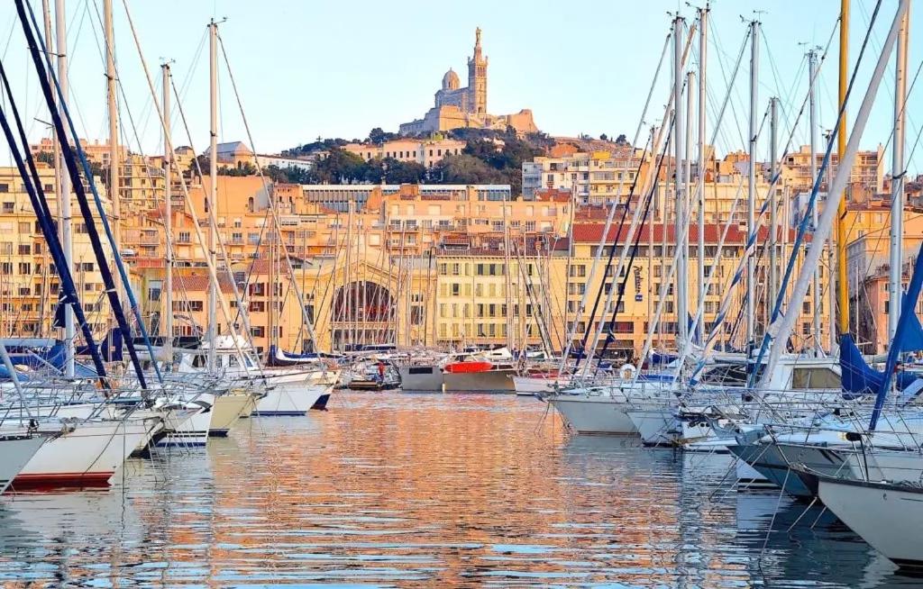 Cocon Marseillais, Centre-Ville, Vieux-Port - Rue Paradis, Rénové, Climatisé, 2pers