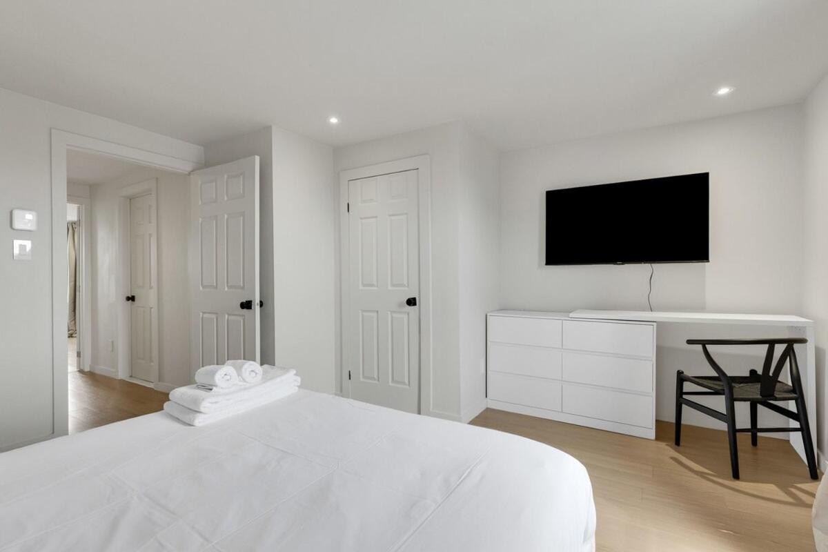 Boho Luxe 2-Floor Retreat Sleeps 6 Private Patio