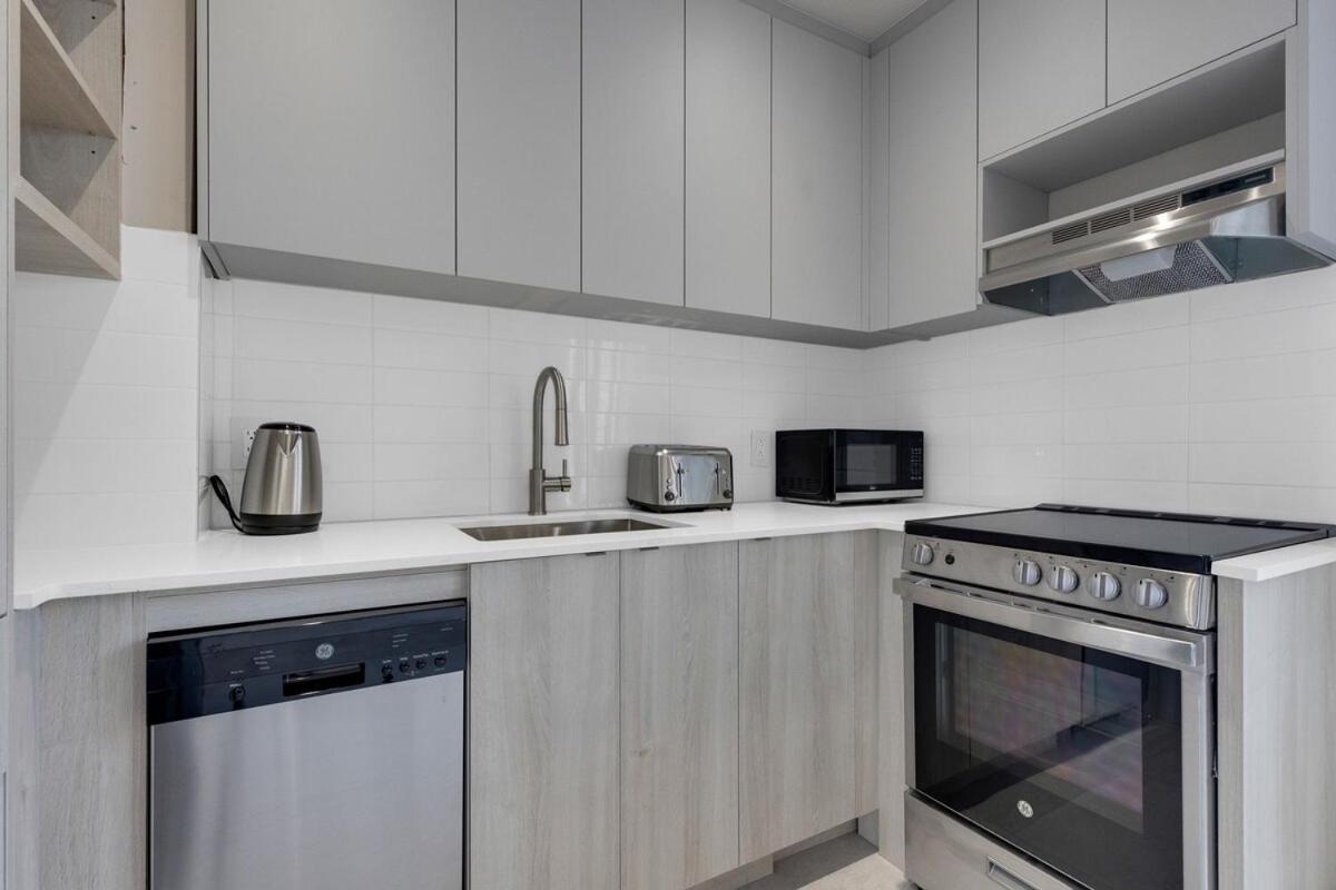 Boho Luxe 2-Floor Retreat Sleeps 6 Private Patio
