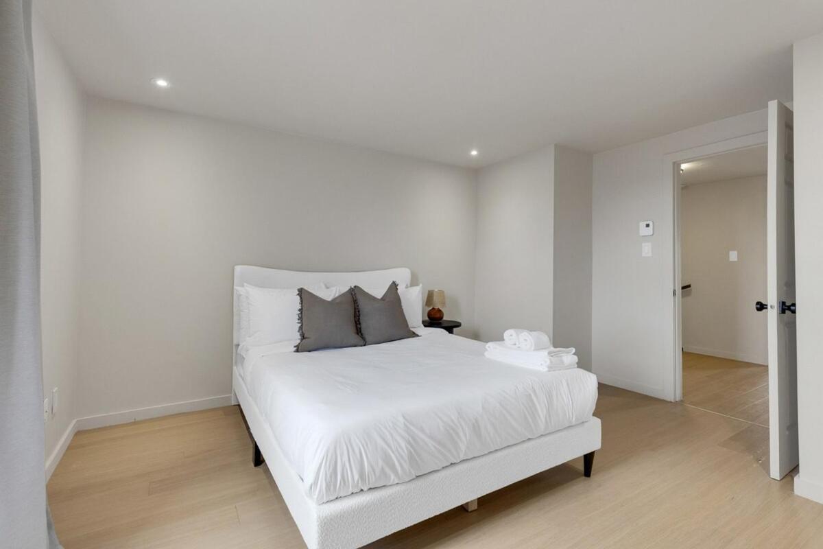Boho Luxe 2-Floor Retreat Sleeps 6 Private Patio