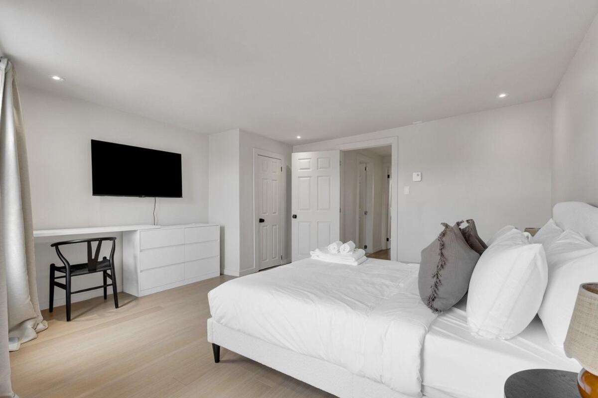 Boho Luxe 2-Floor Retreat Sleeps 6 Private Patio