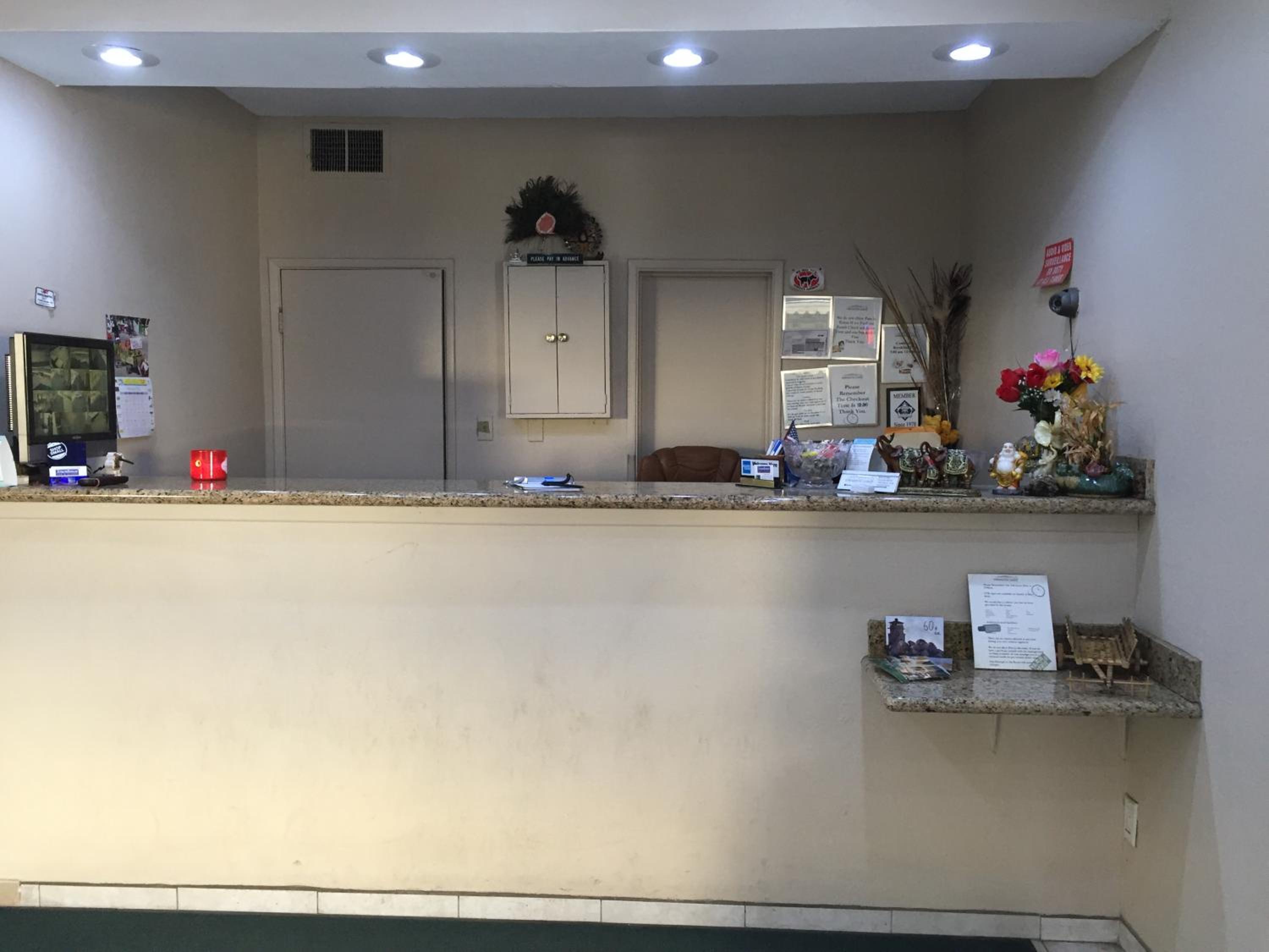 Townhouse Inn and Suites