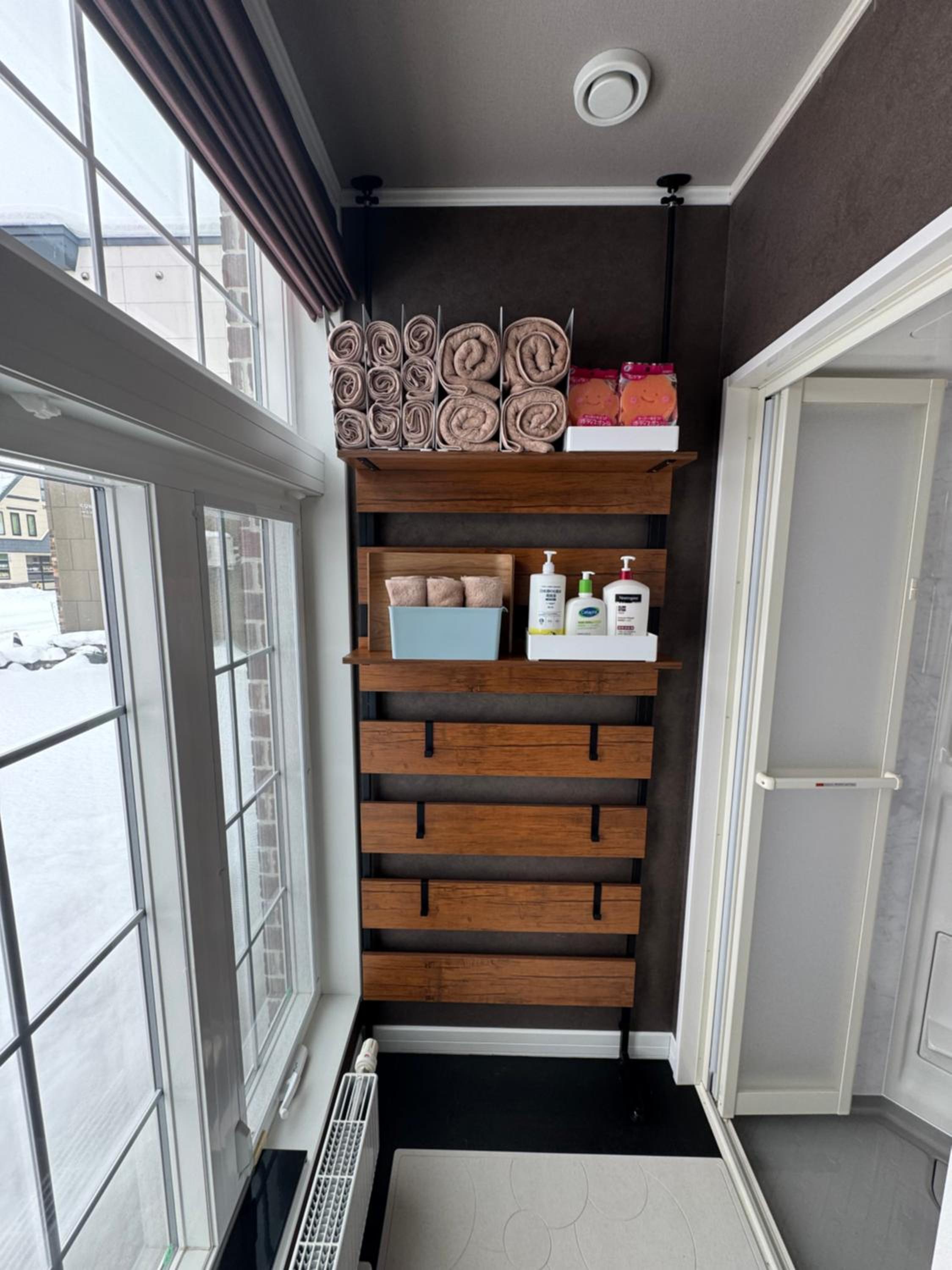 BIEI TERRACE 1st Floor - 1F専用独立玄関 - 1F占有78平米大型ワンルーム- ソファベッド7台, 170型米Valerion社製最新シアター動画視聴, 無料Wi-Fi, シャワー, ミニキッチン付き - 駅前通り沿い -