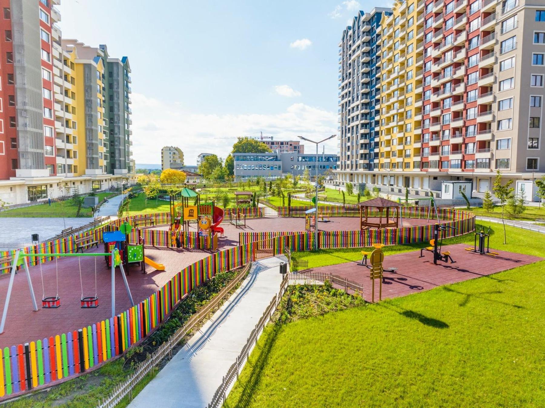 Luxury 2bedroom apartment in Complex Family Garden with FREE parking