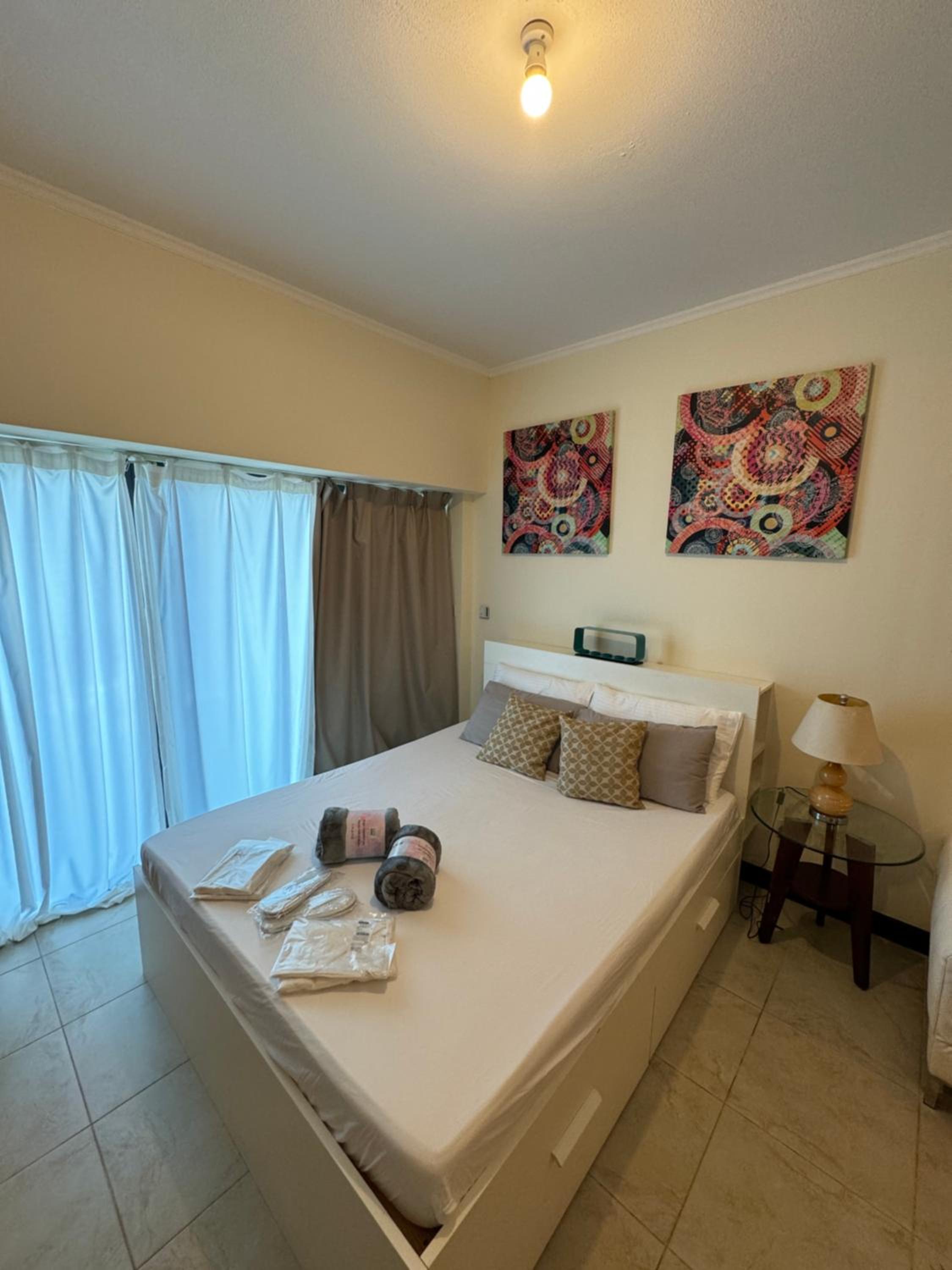 Click Stay - JLT - Studio & Balcony Lakes view Entire Apartment -RA