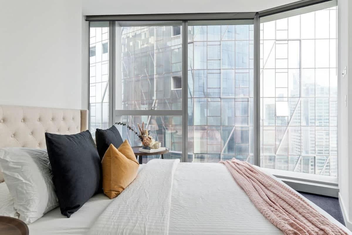 Luxury 2BR Apt Opposite Southern Cross