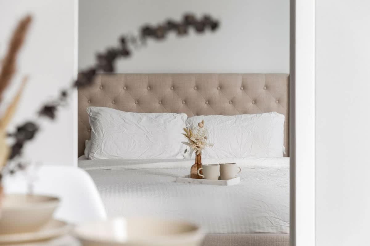 Luxury 2BR Apt Opposite Southern Cross