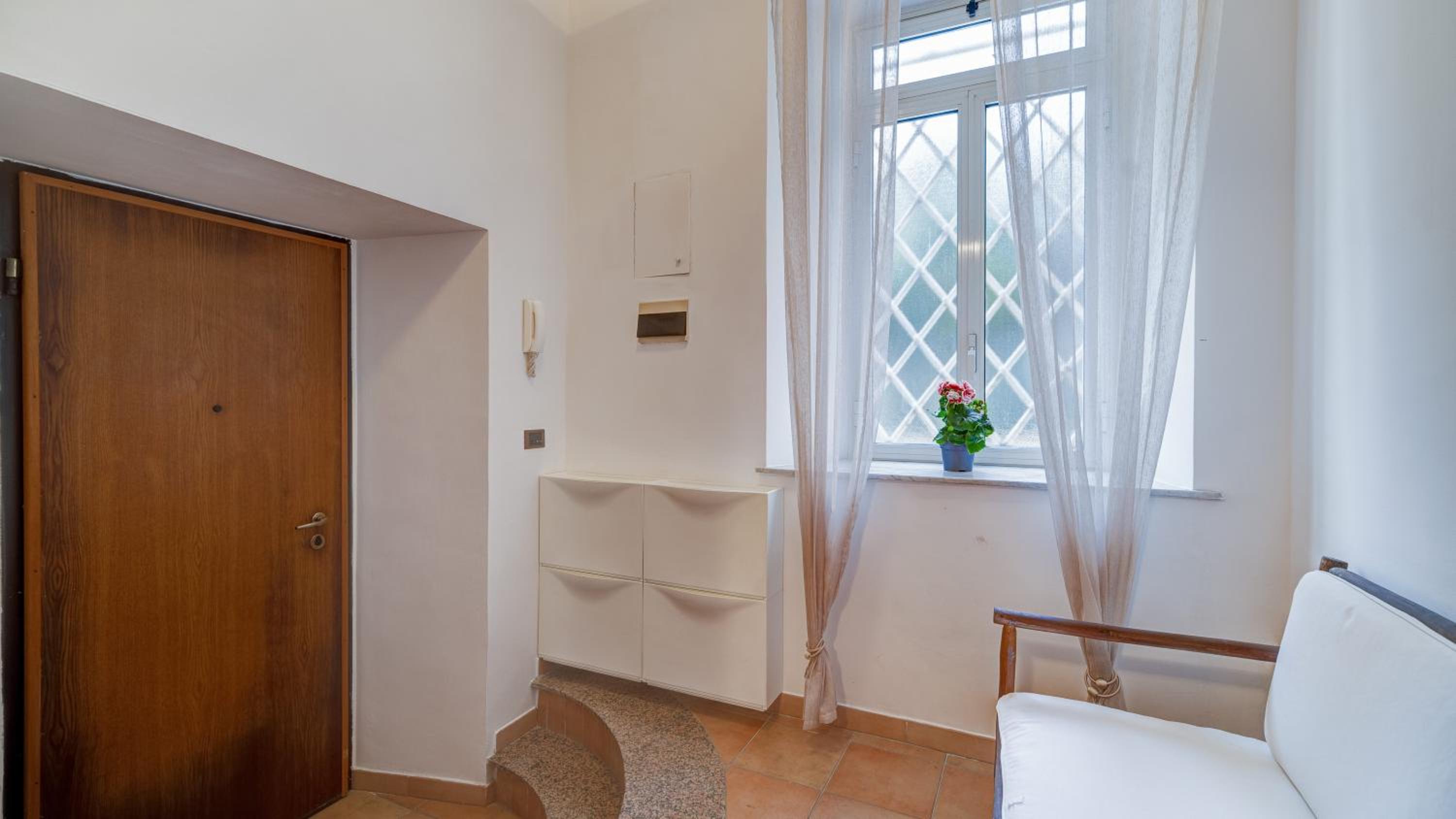 Donna Anna's House by Rentbeat