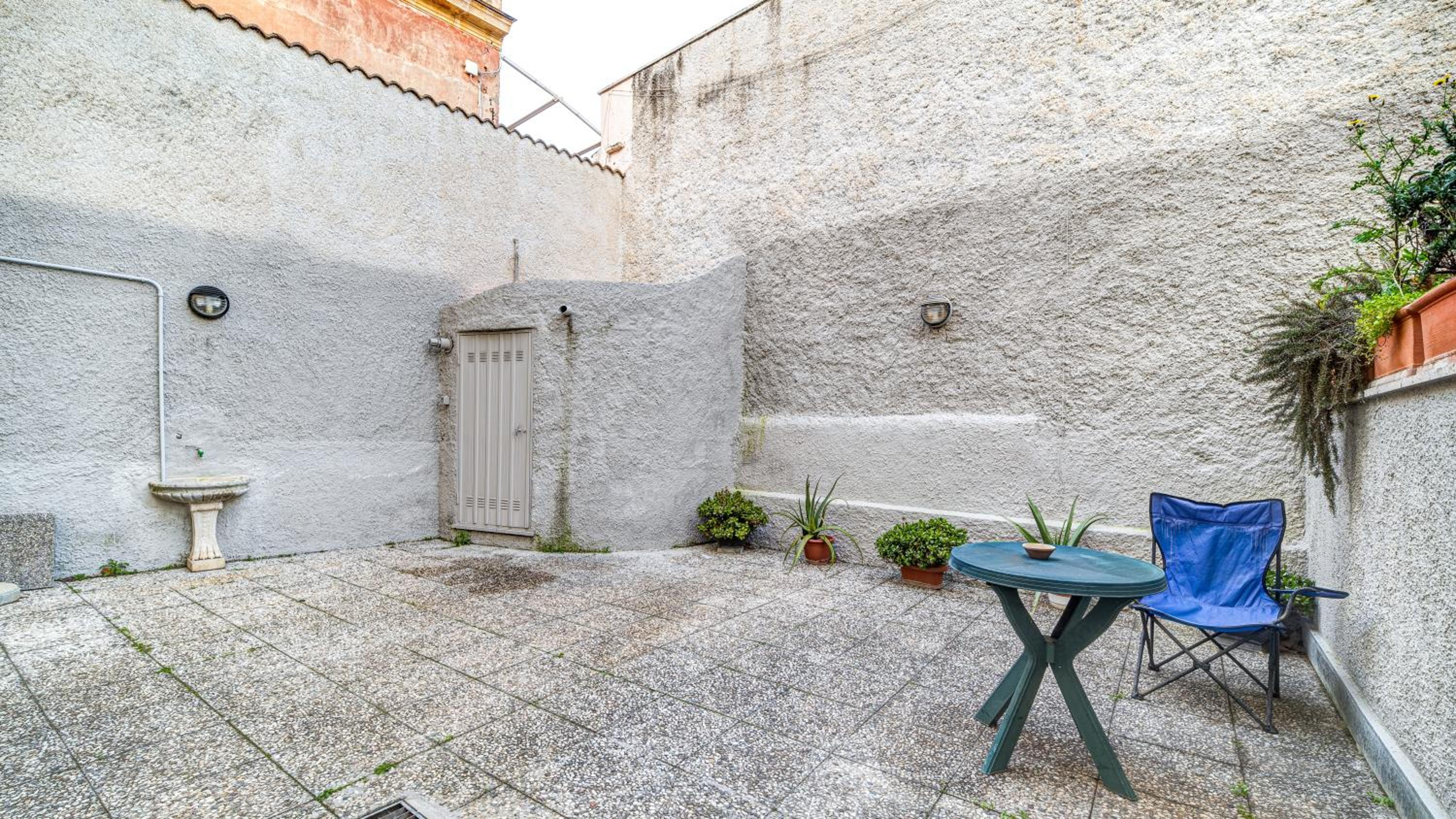 Donna Anna's House by Rentbeat