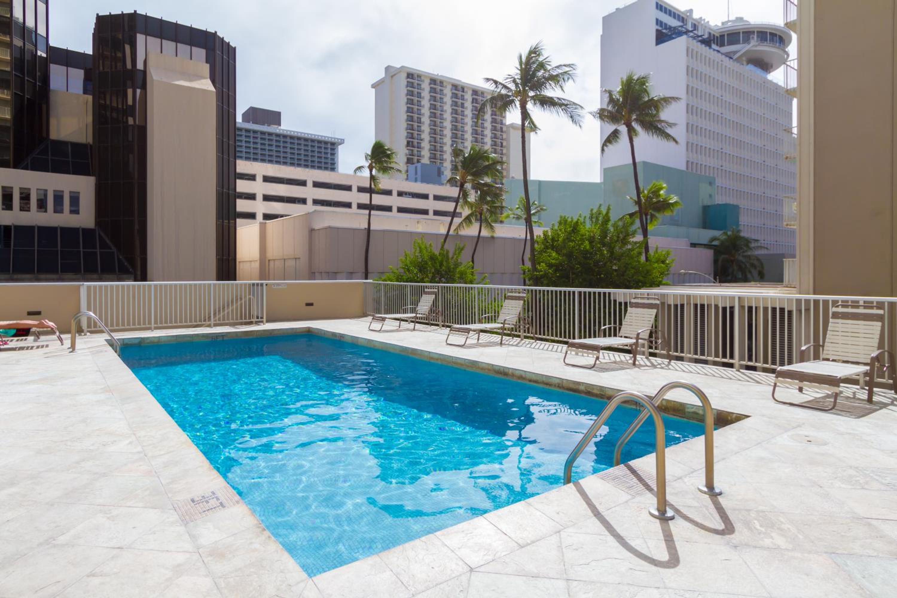 Tropical Studios at Marine Surf Waikiki - FREE PARKING - BEST LOCATION - FULL KITCHEN - SWIMMING POOL 照片第 227 張,共 263 張