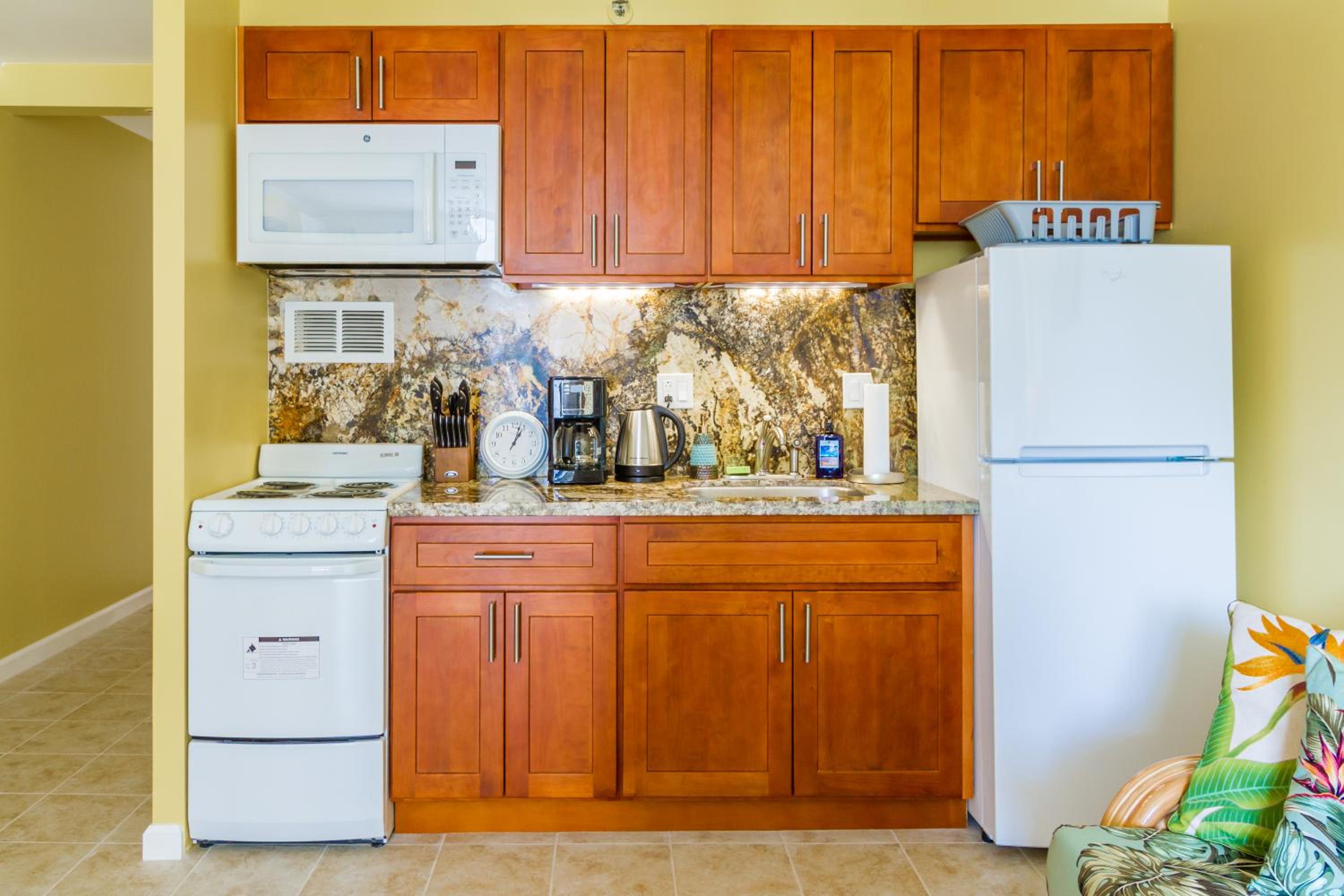 Tropical Studios at Marine Surf Waikiki - FREE PARKING - BEST LOCATION - FULL KITCHEN - SWIMMING POOL 照片第 64 張,共 263 張