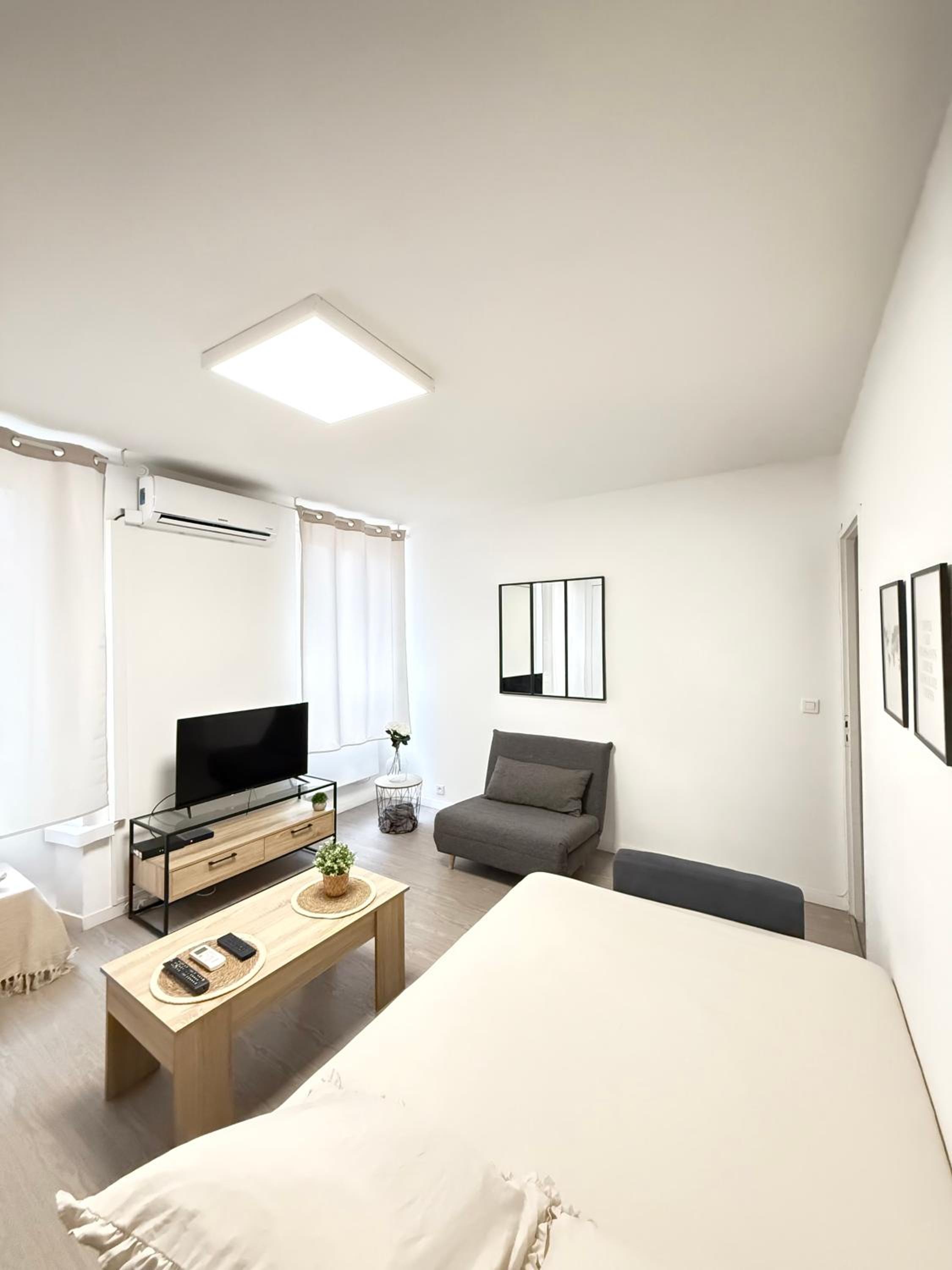 Cocon Marseillais, Centre-Ville, Vieux-Port - Rue Paradis, Rénové, Climatisé, 2pers