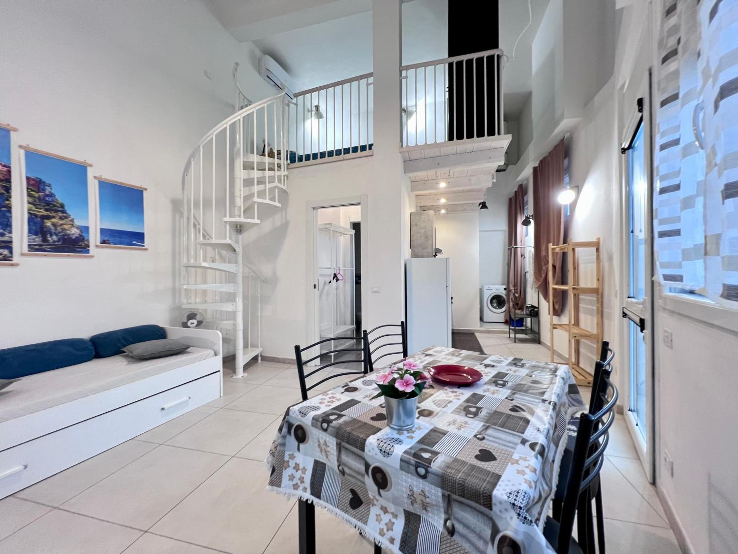 8 Lofts - Apartments - 2