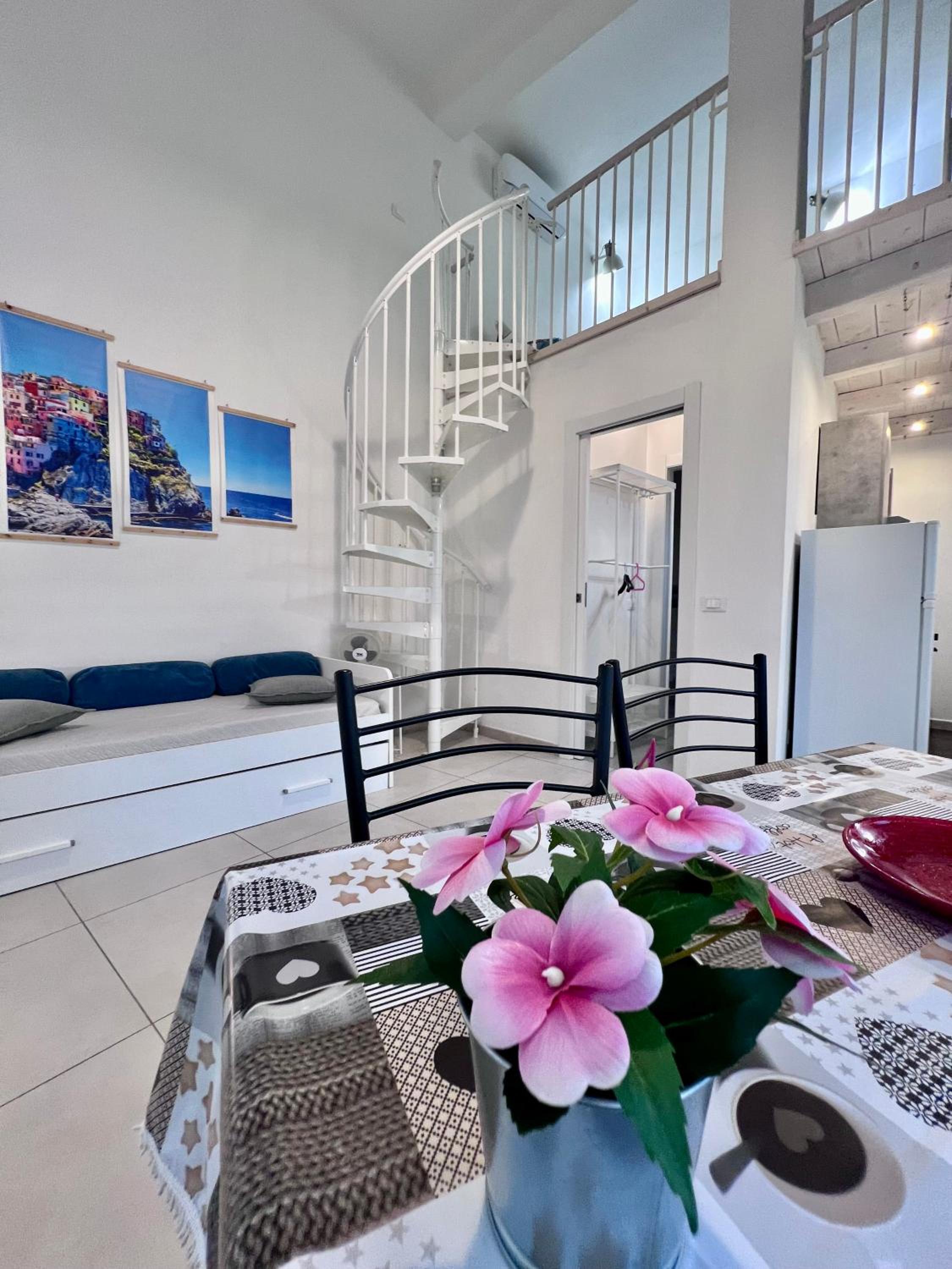8 Lofts - Apartments - 2