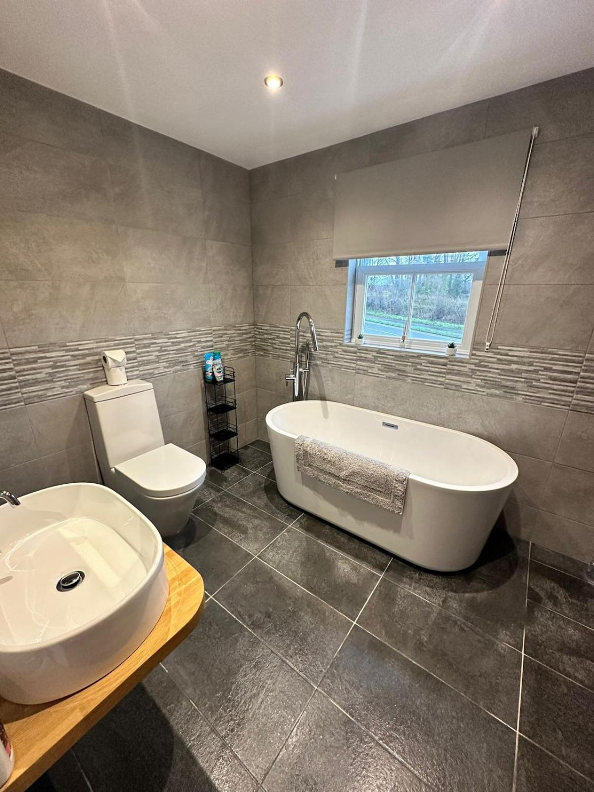 3 Bed house near Tenby with Hot Tub