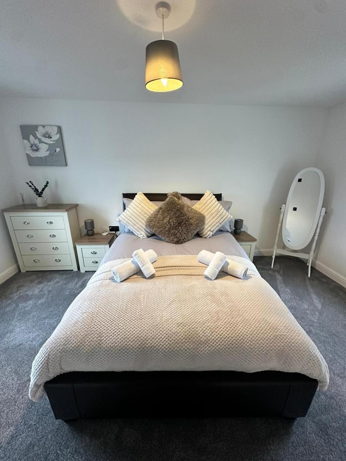 3 Bed house near Tenby with Hot Tub