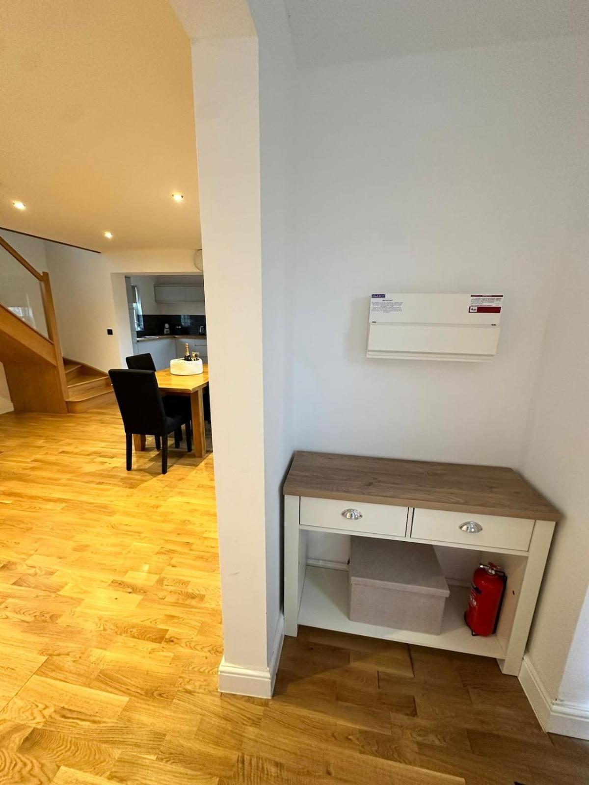3 Bed house near Tenby with Hot Tub