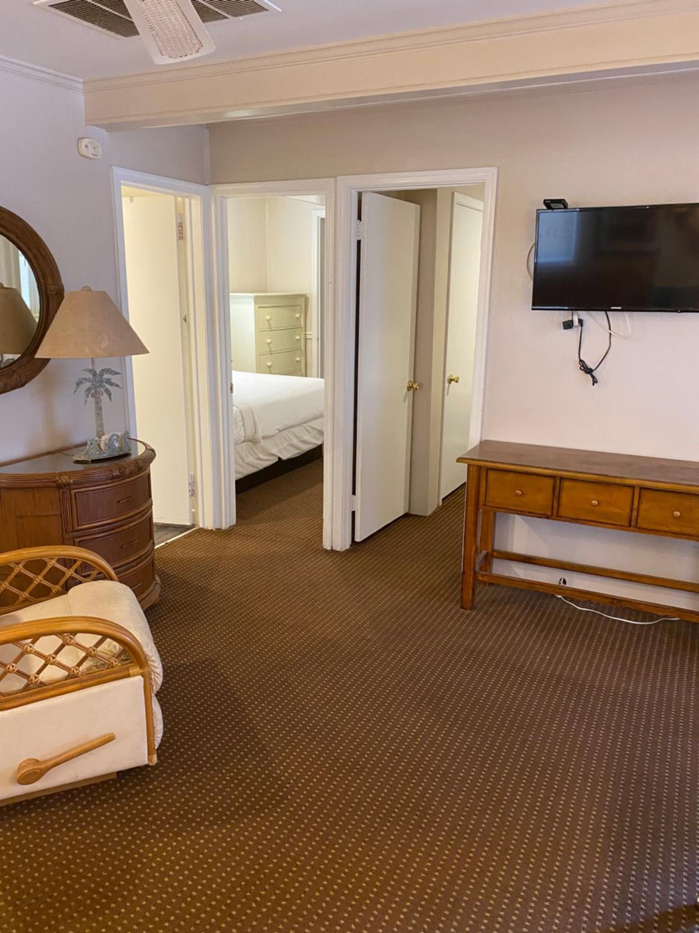 The Admiral Hotel/Motel view 5