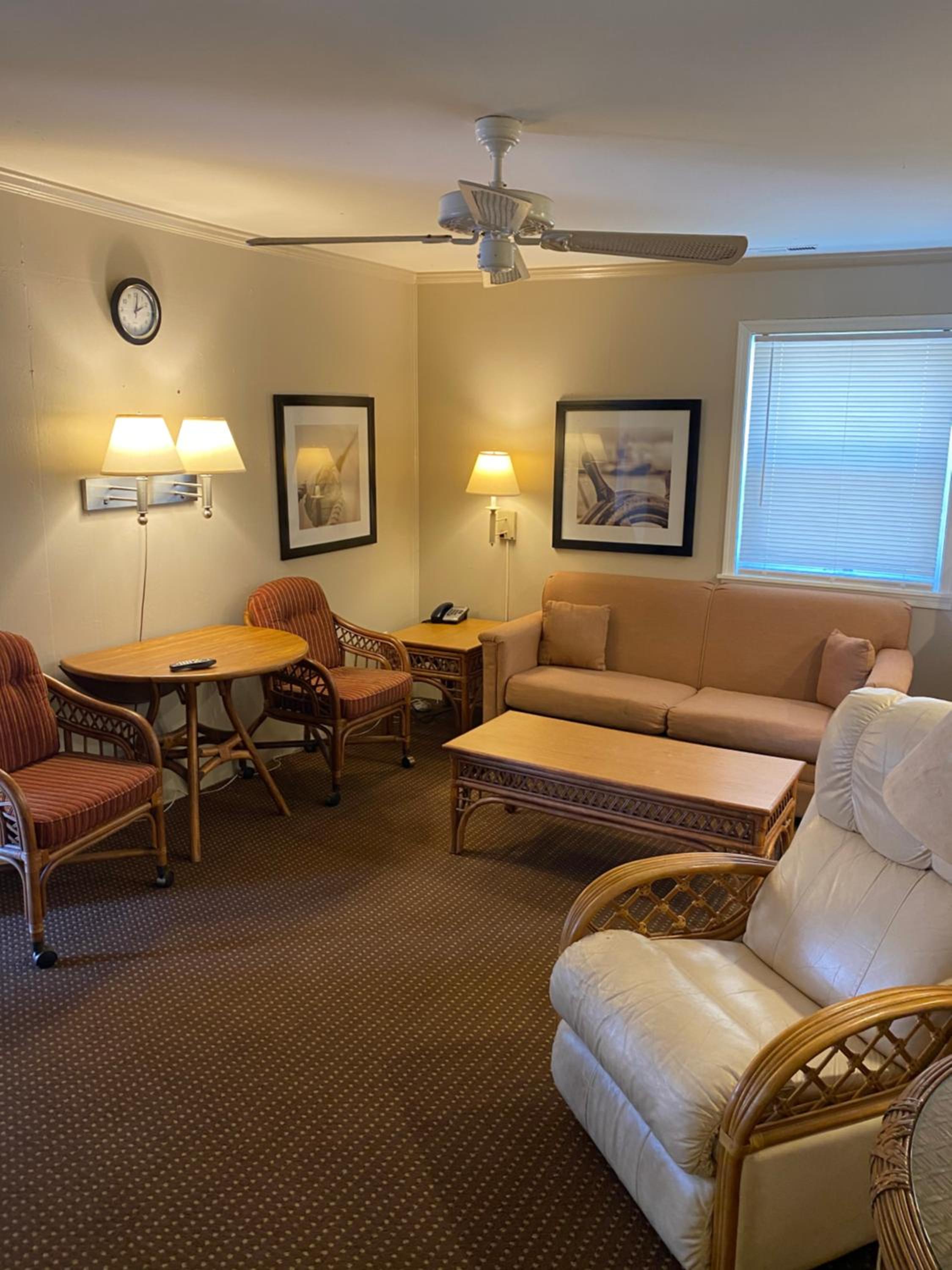 The Admiral Hotel/Motel view 2