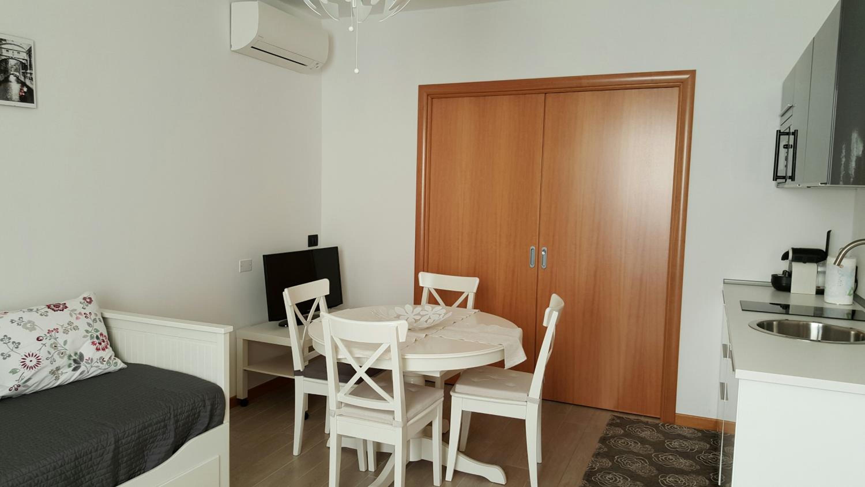 Manugoldhouse view 2