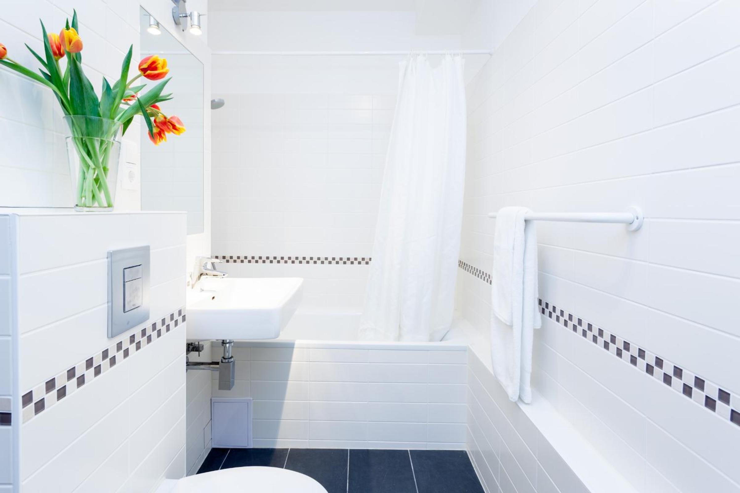The Maybach - rooftop living XBerg, 1BR, 1 living room, group & family friendly, 2 - 4 Guests