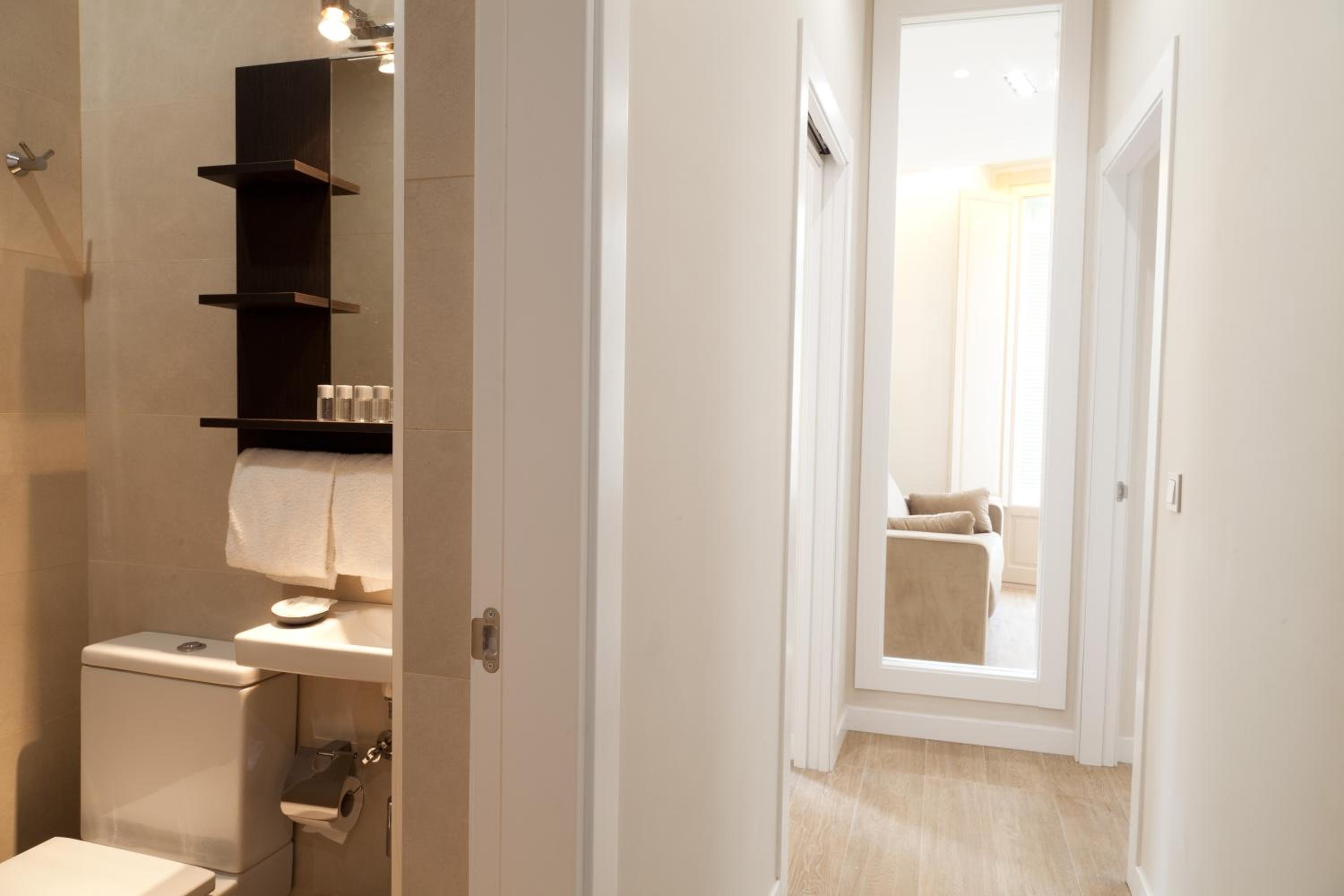 Apartamentos Pinar Málaga Centro - Carretería