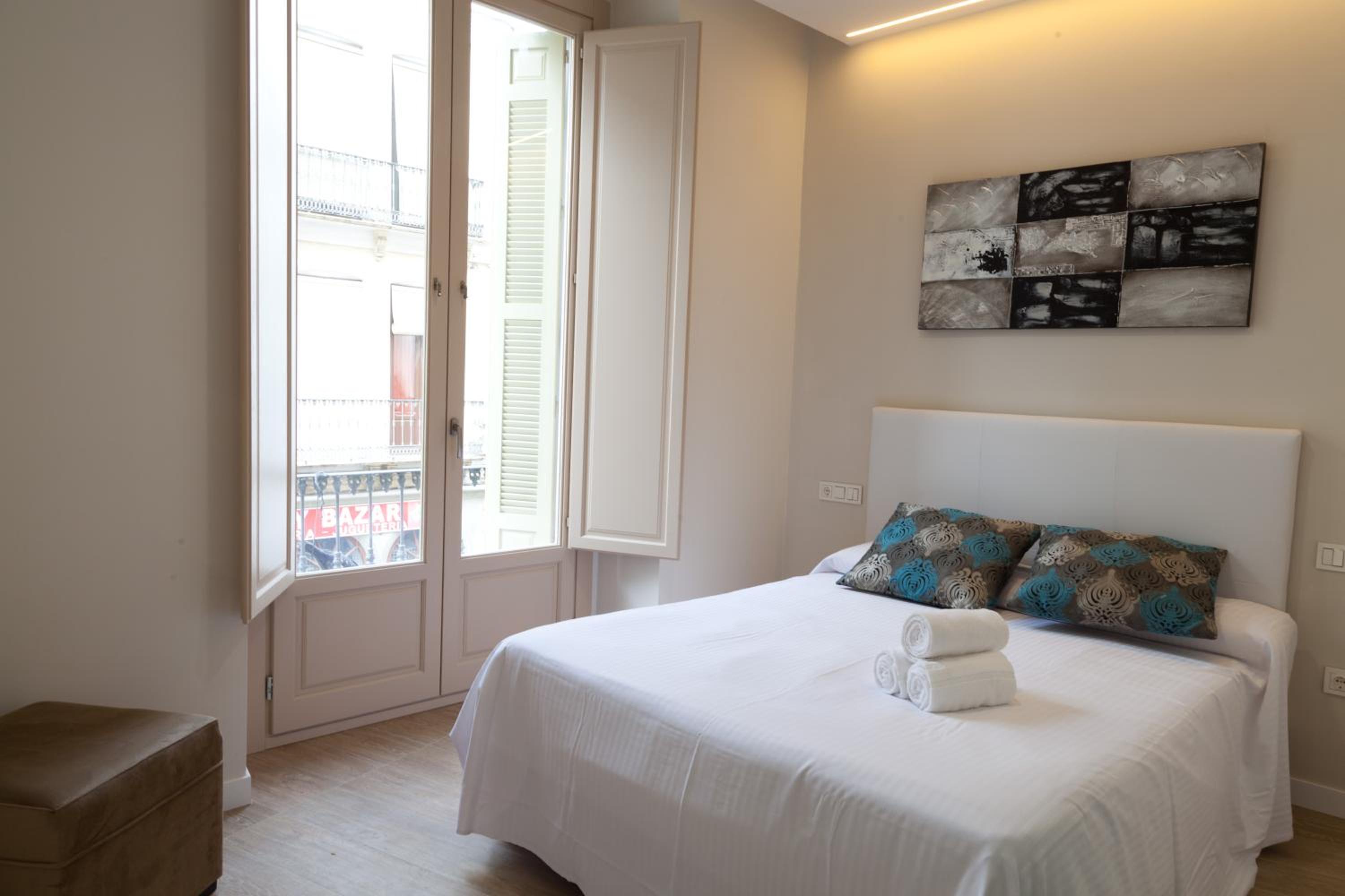 Apartamentos Pinar Málaga Centro - Carretería