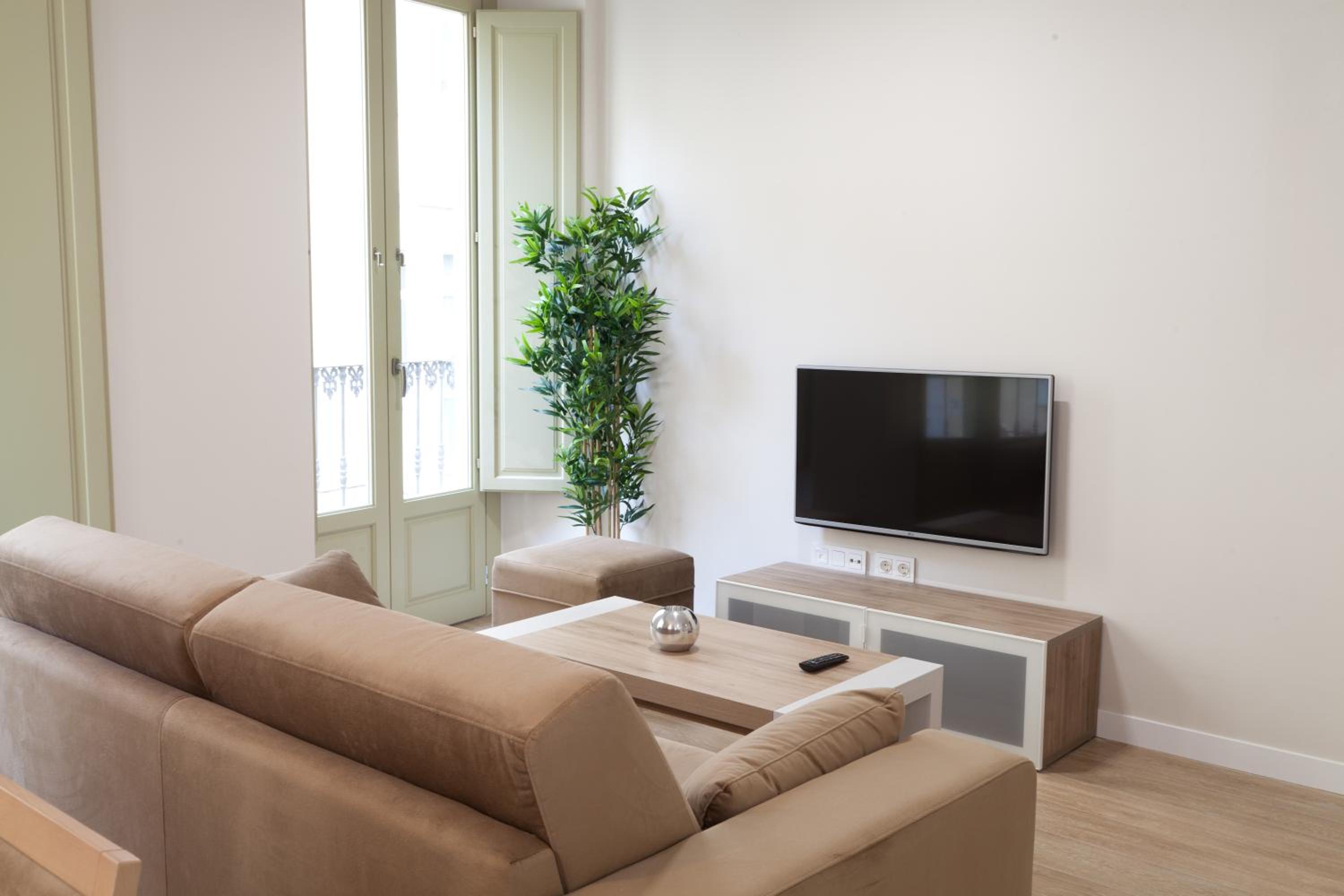 Apartamentos Pinar Málaga Centro - Carretería