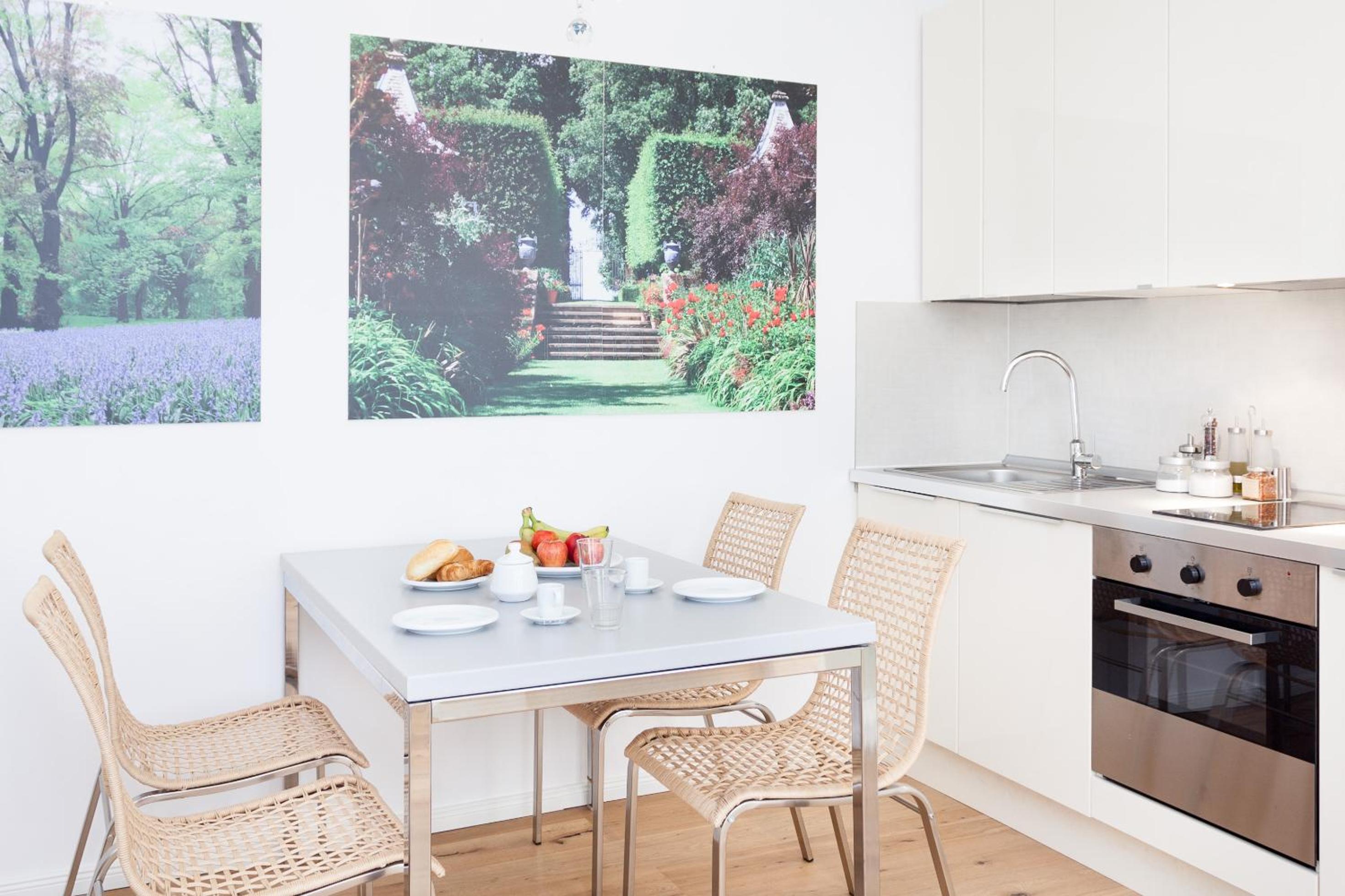 Lofty Torstr Apartments, 4 unique units from 1-3 bedrooms in Mitte, ideal for families & groups, from 2 up to 8 Guests