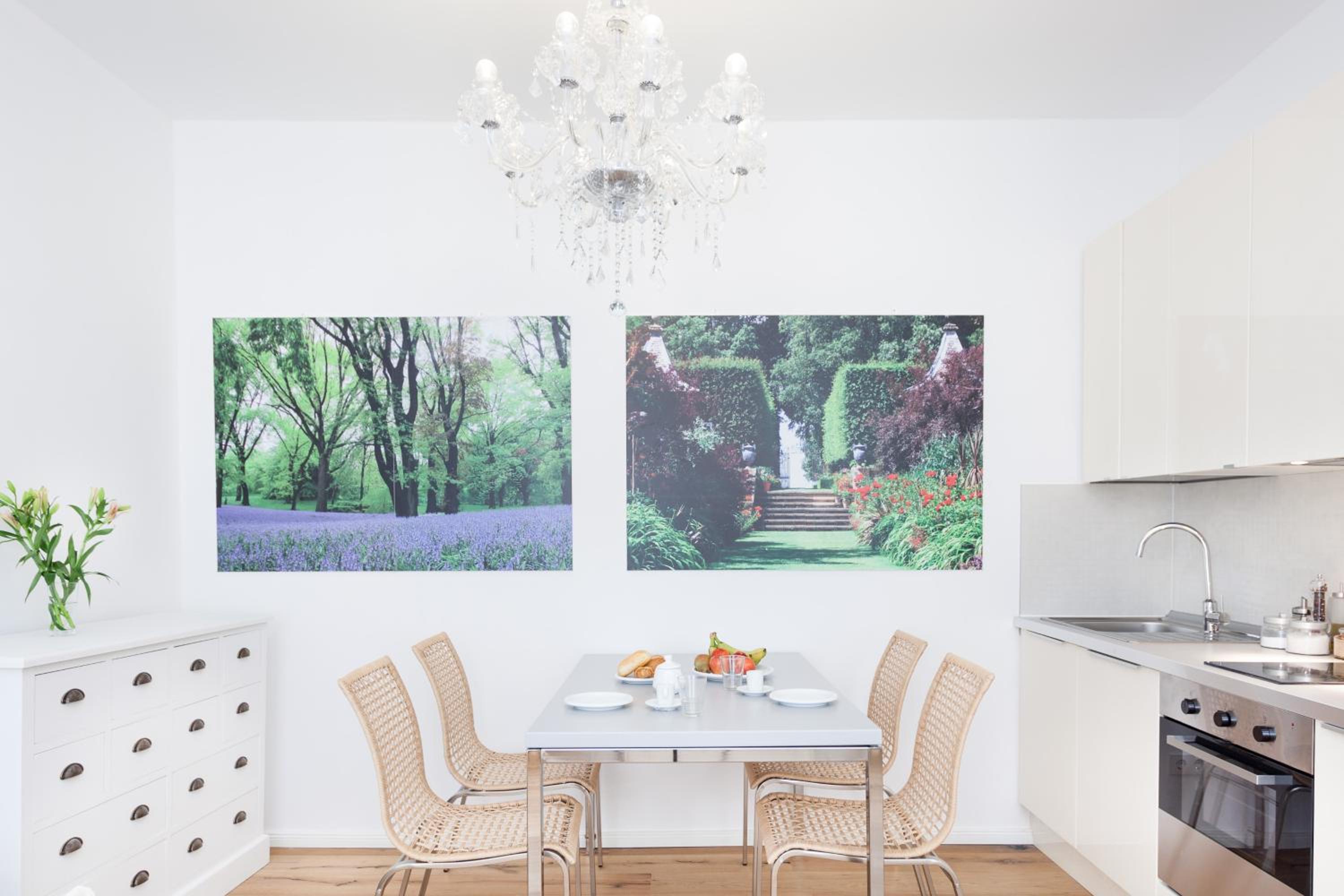 Lofty Torstr Apartments, 4 unique units from 1-3 bedrooms in Mitte, ideal for families & groups, from 2 up to 8 Guests