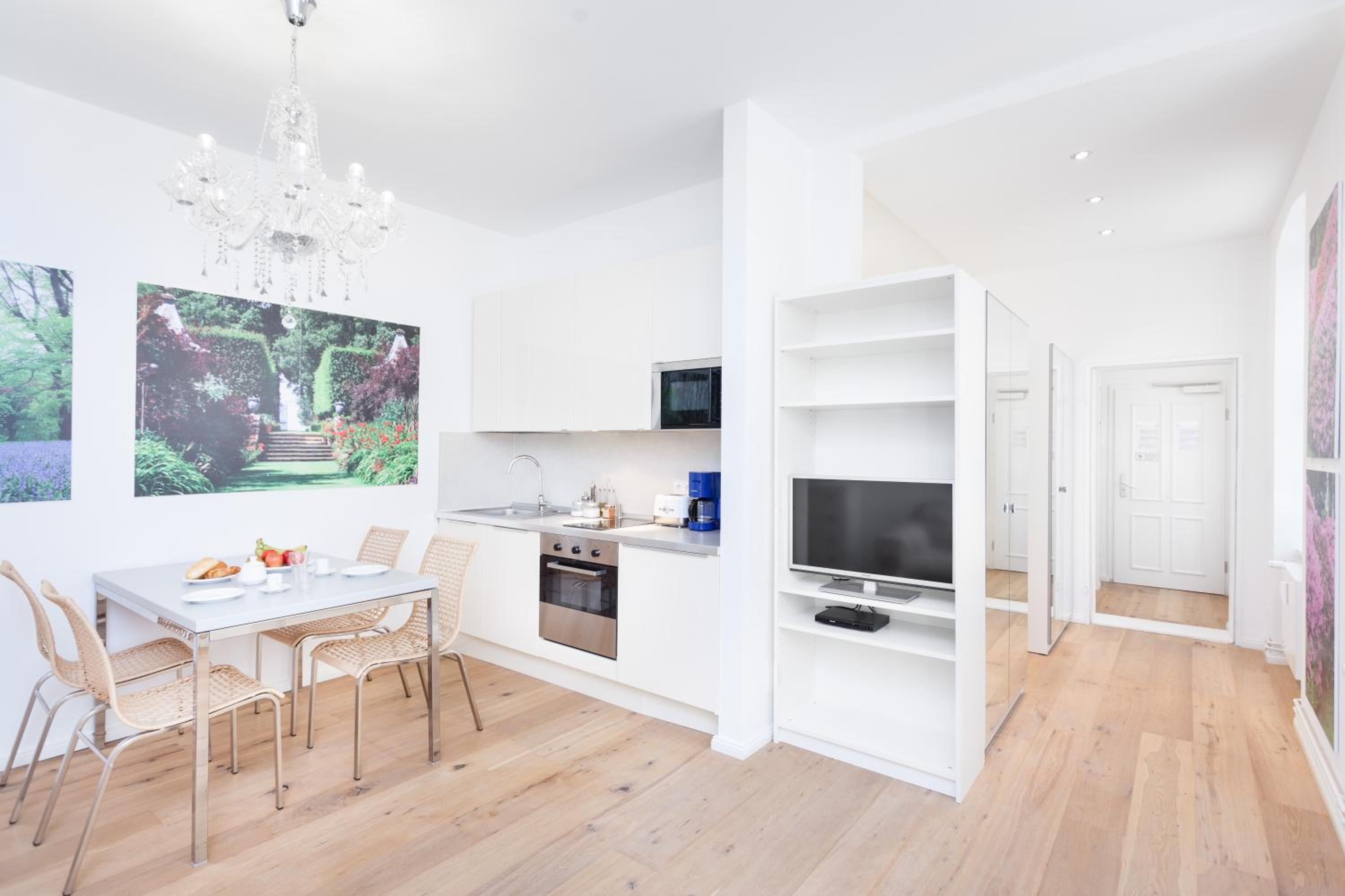 Lofty Torstr Apartments, 4 unique units from 1-3 bedrooms in Mitte, ideal for families & groups, from 2 up to 8 Guests
