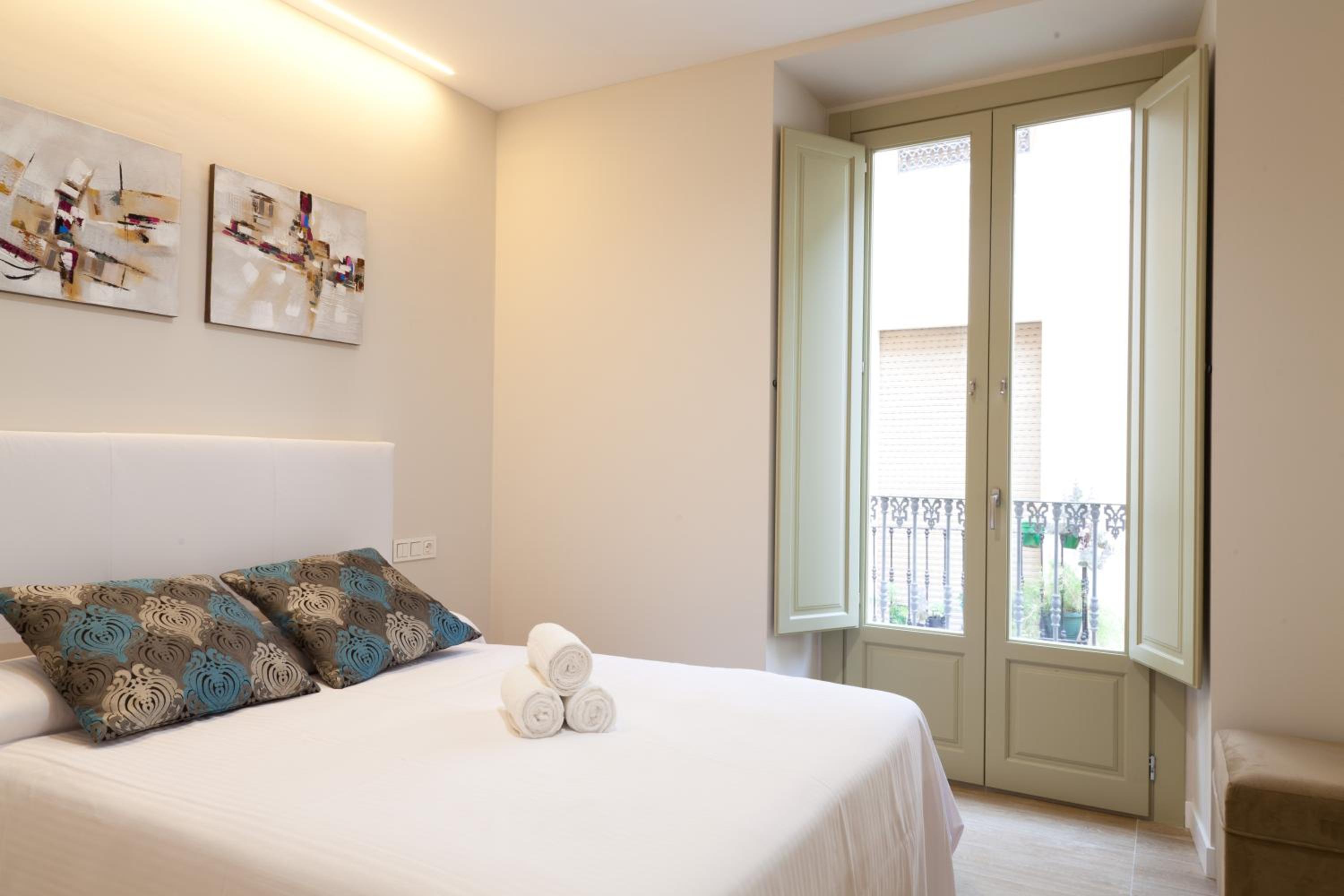 Apartamentos Pinar Málaga Centro - Carretería