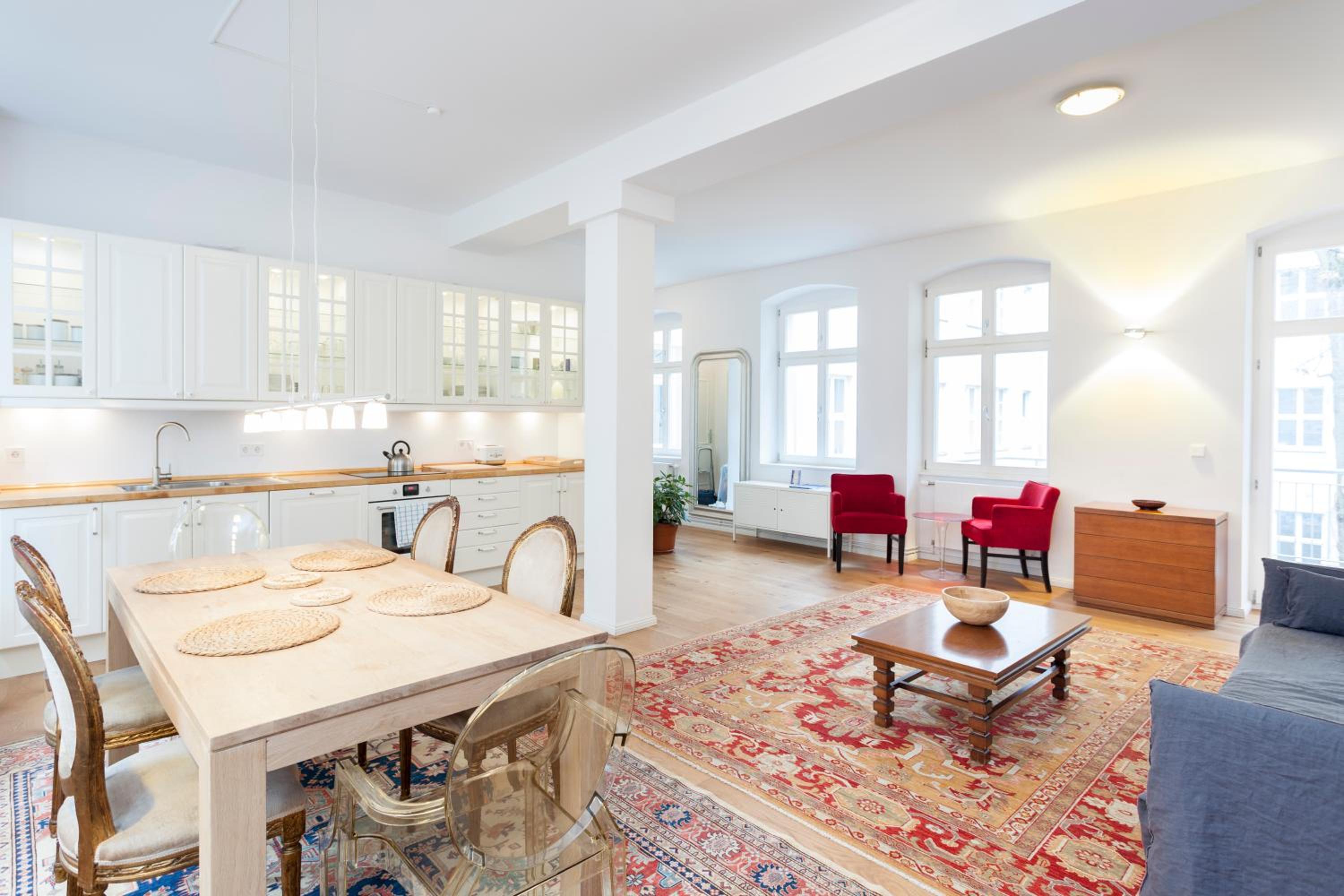 Lofty Torstr Apartments, 4 unique units from 1-3 bedrooms in Mitte, ideal for families & groups, from 2 up to 8 Guests