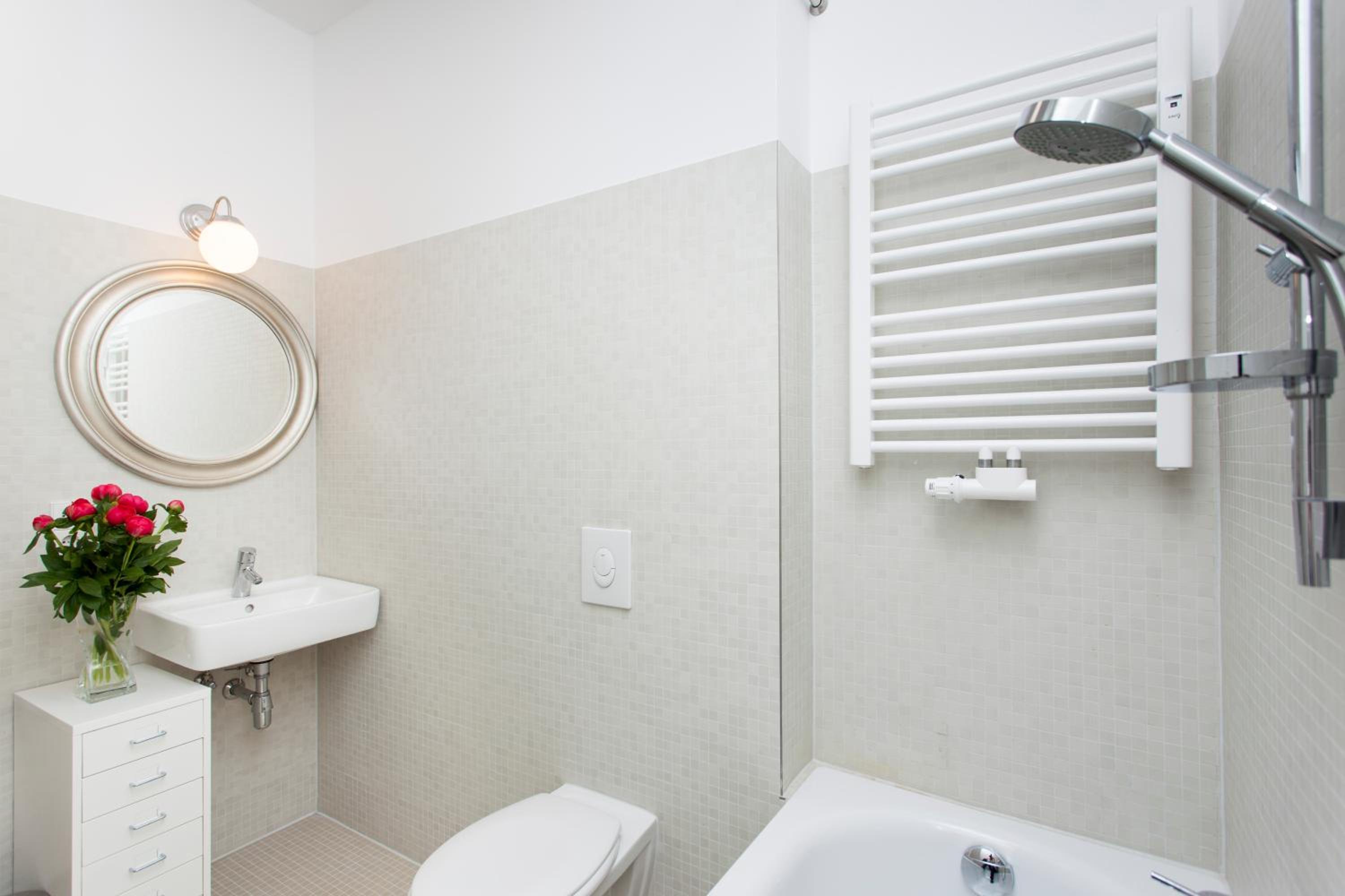 Lofty Torstr Apartments, 4 unique units from 1-3 bedrooms in Mitte, ideal for families & groups, from 2 up to 8 Guests