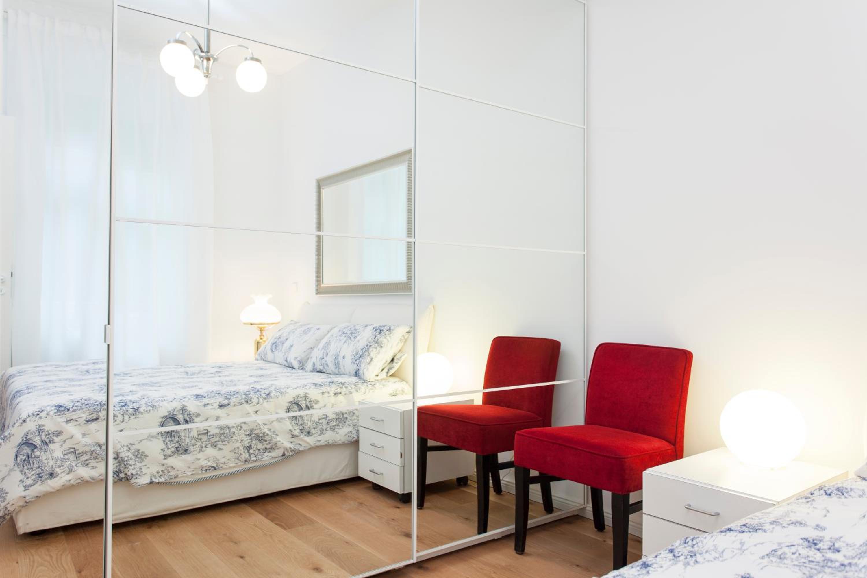 Lofty Torstr Apartments, 4 unique units from 1-3 bedrooms in Mitte, ideal for families & groups, from 2 up to 8 Guests