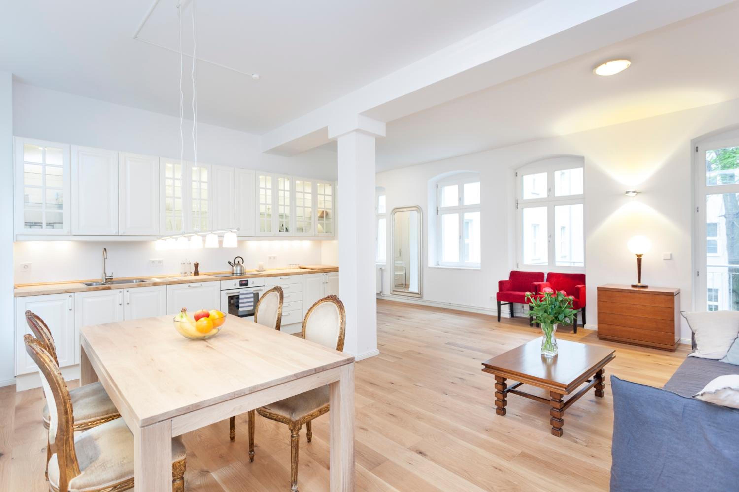 Lofty Torstr Apartments, 4 unique units from 1-3 bedrooms in Mitte, ideal for families & groups, from 2 up to 8 Guests