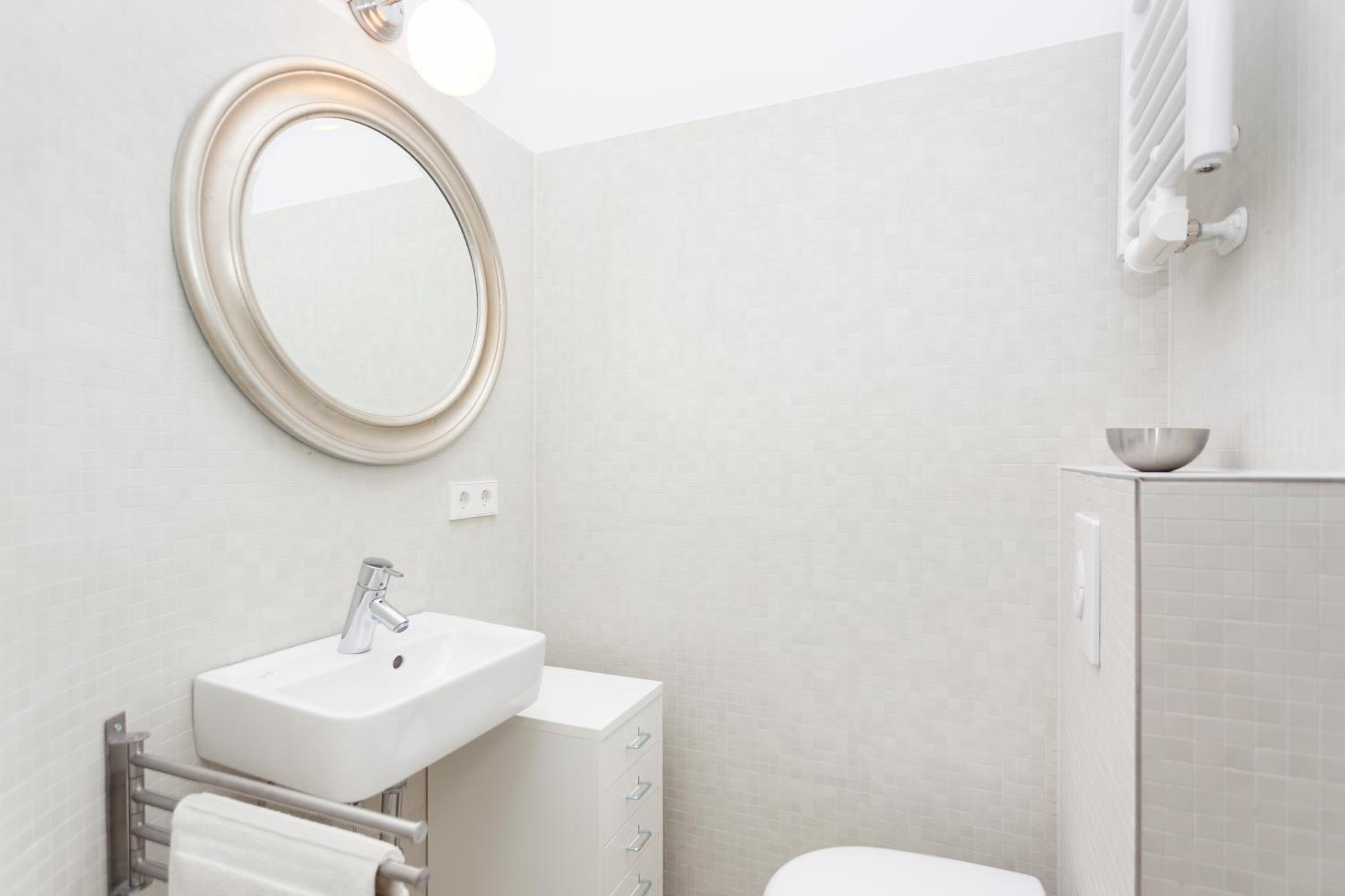 Lofty Torstr Apartments, 4 unique units from 1-3 bedrooms in Mitte, ideal for families & groups, from 2 up to 8 Guests