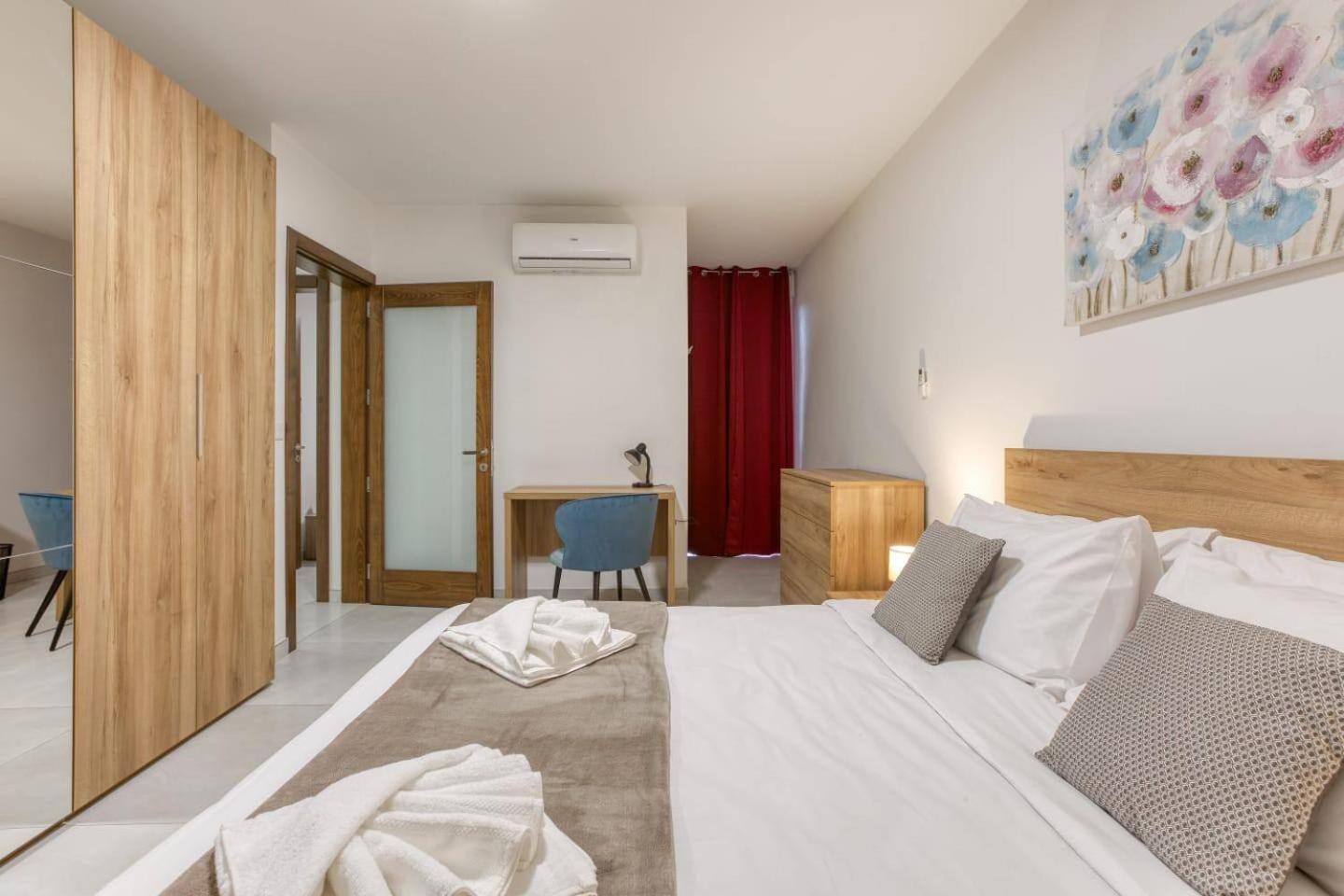 Grand 3BED Burseley Terrace fl8 Swieqi by Homely