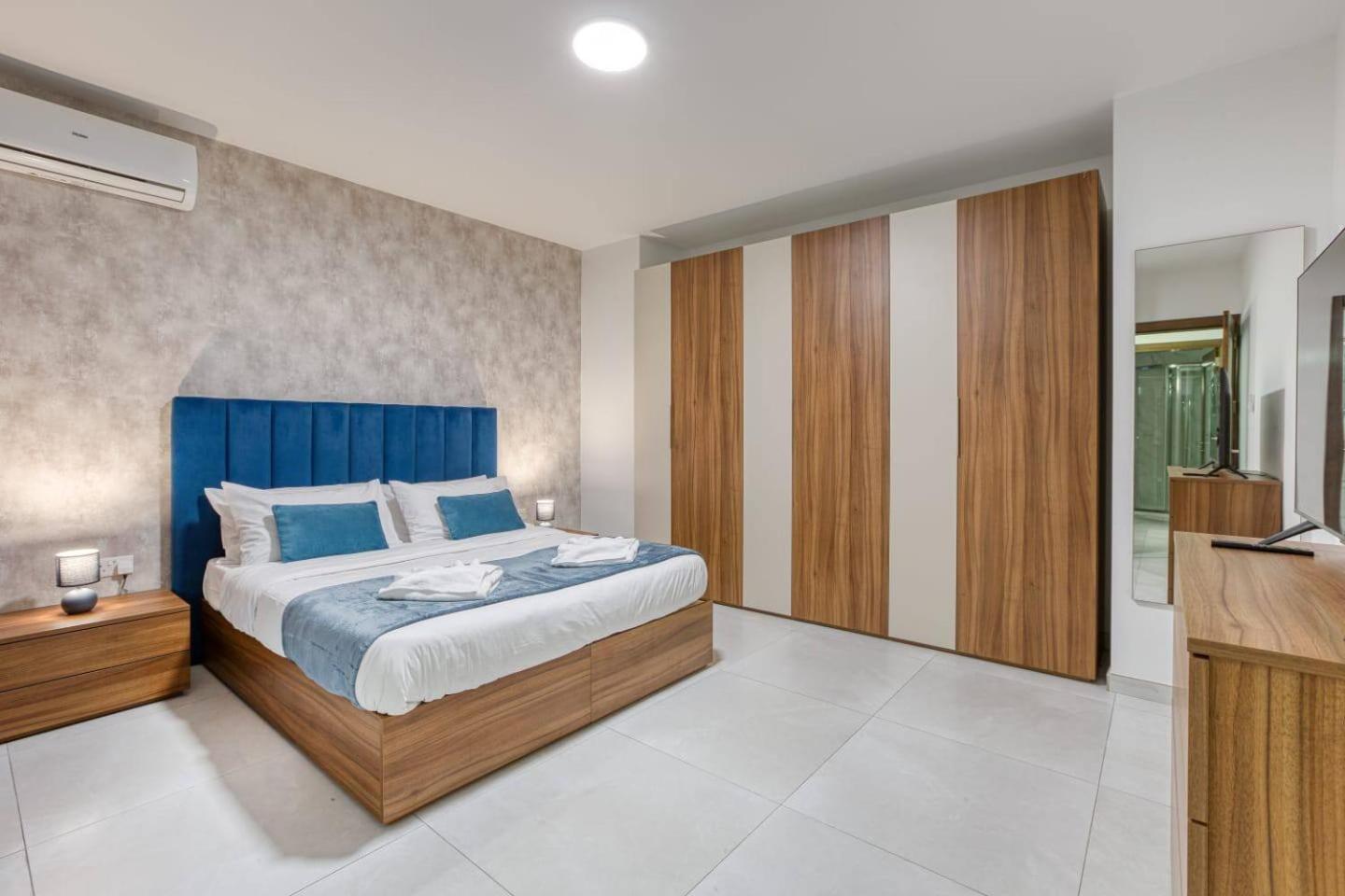 Grand 3BED Burseley Terrace fl8 Swieqi by Homely